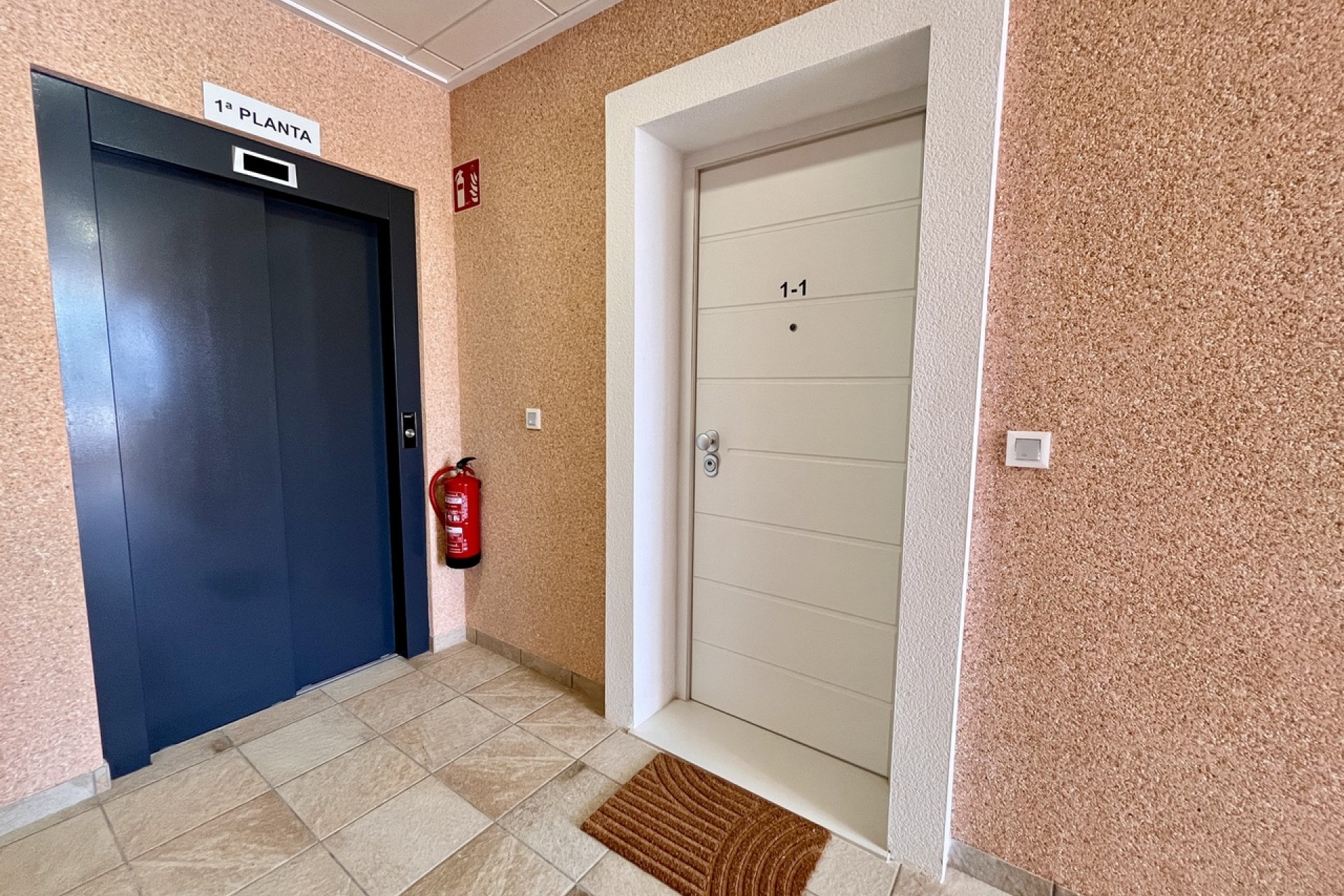 Segunda mano - Apartamento -
El Raso - Costa Blanca