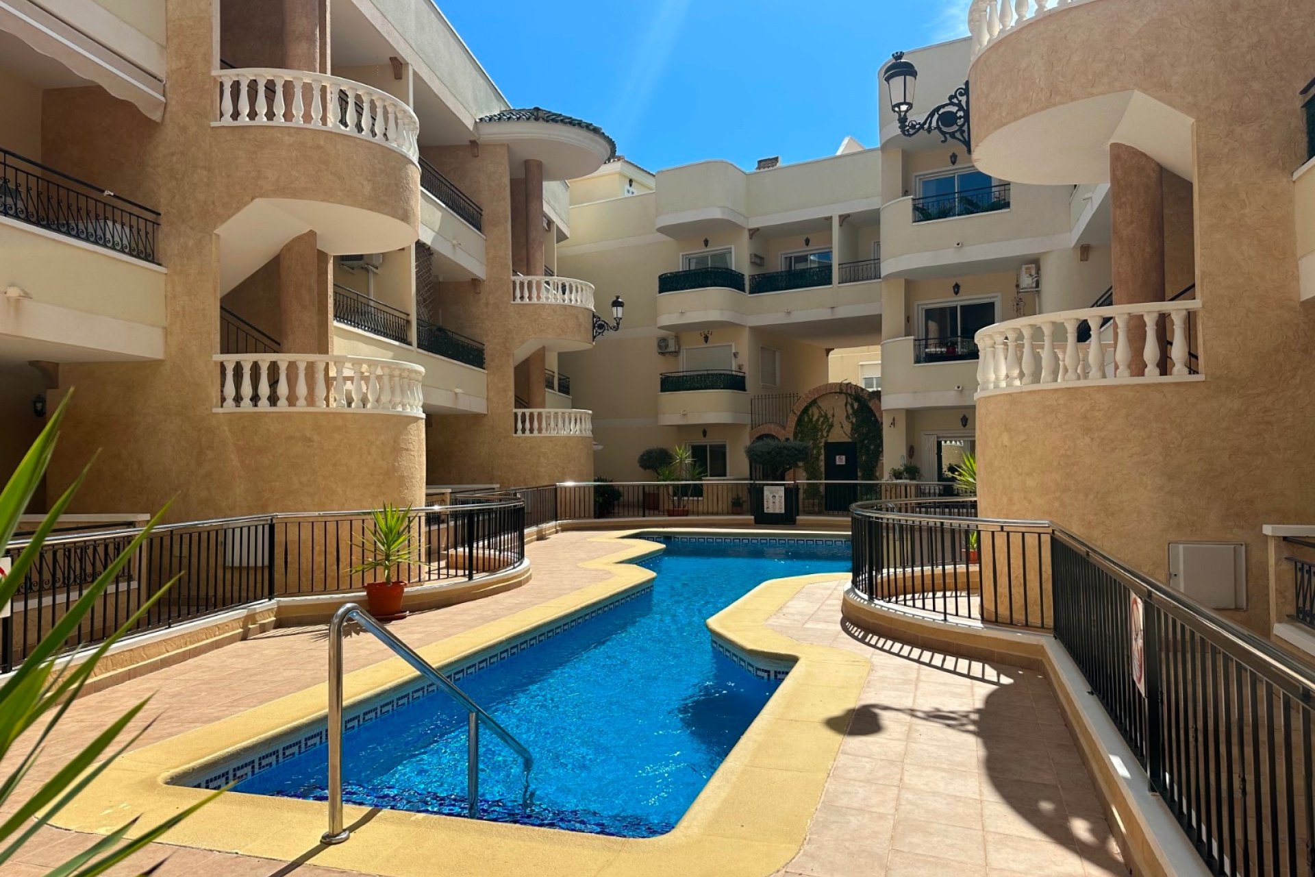 Segunda mano - Apartamento -
Jacarilla - Inland