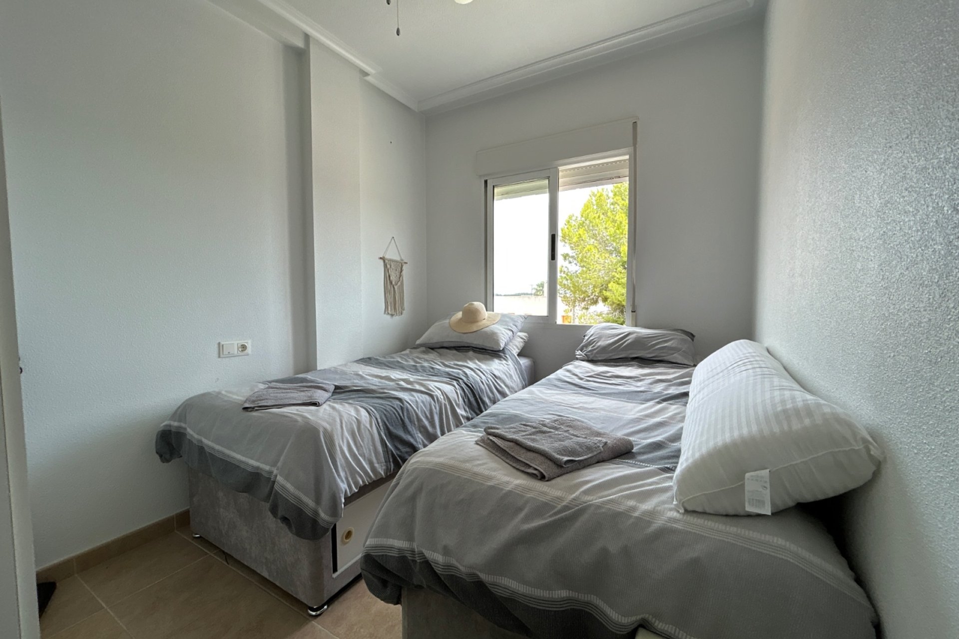 Segunda mano - Apartamento -
Jacarilla - Inland