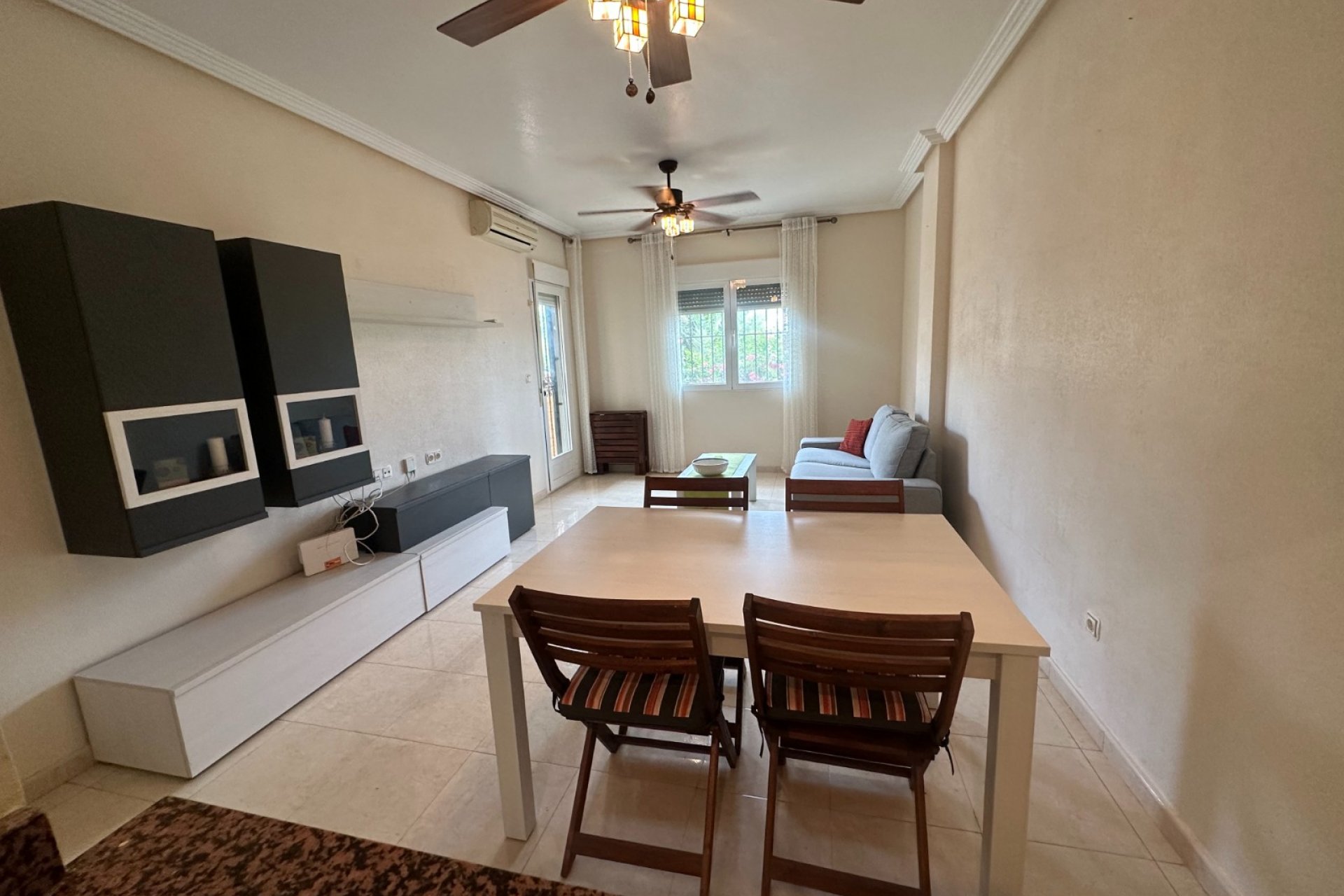 Segunda mano - Apartamento -
Jacarilla - Inland