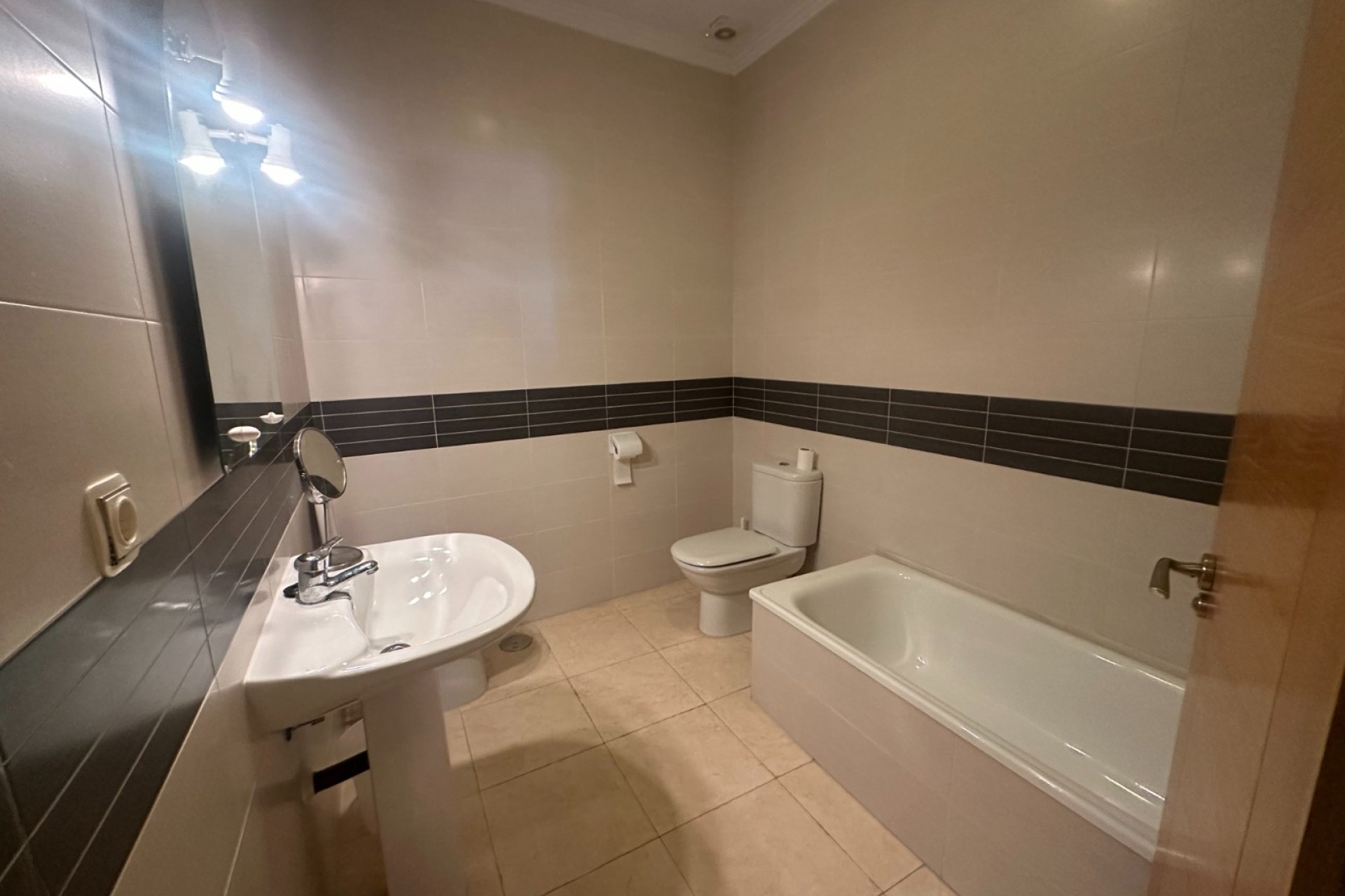 Segunda mano - Apartamento -
Jacarilla - Inland