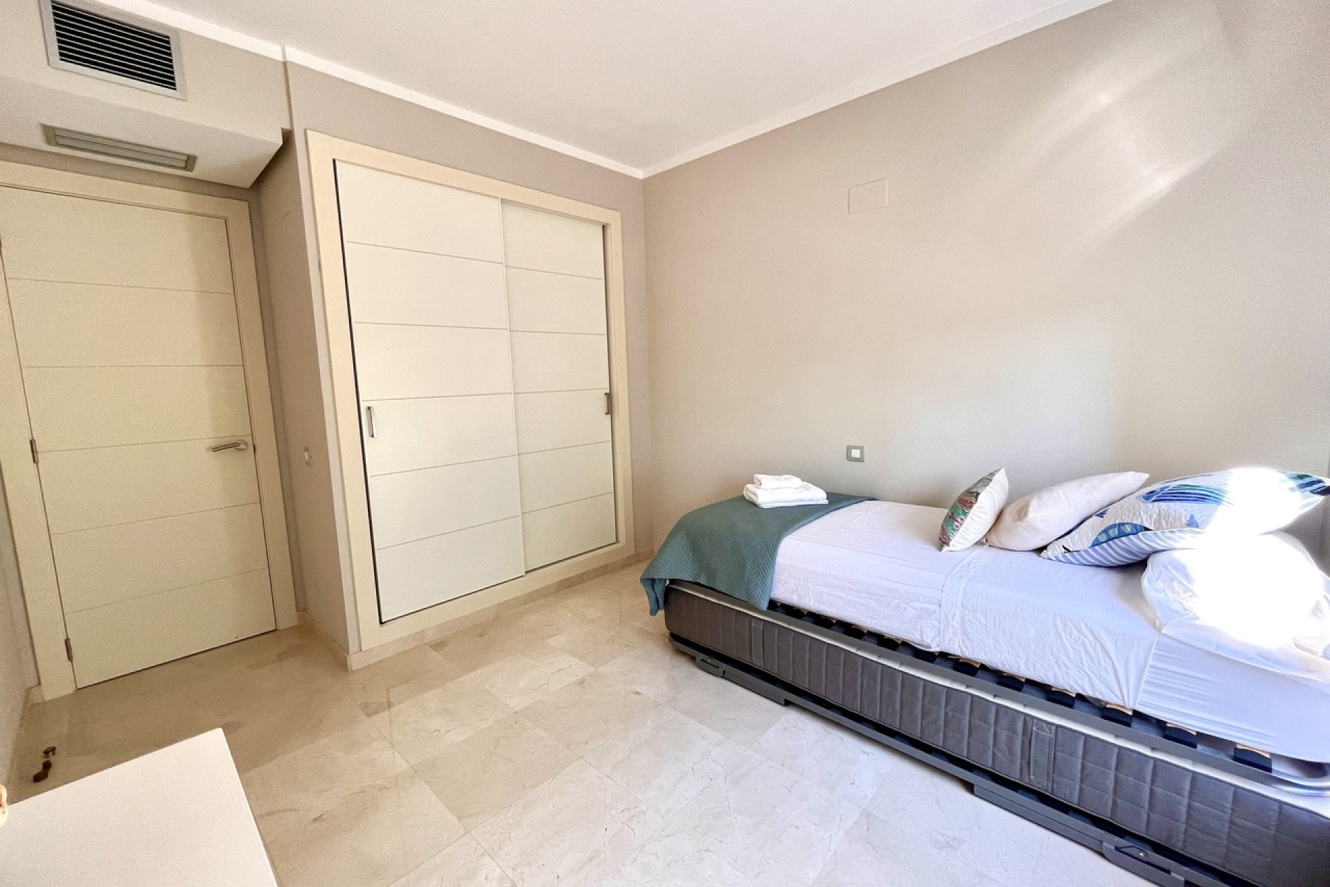 Segunda mano - Apartamento -
Las Colinas Golf - Costa Blanca