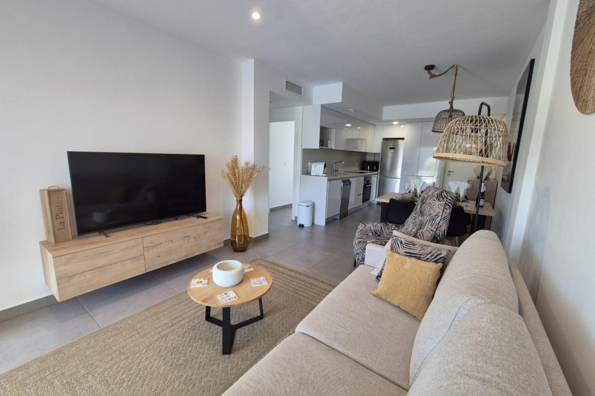 Segunda mano - Apartamento -
Las Filipinas - Inland