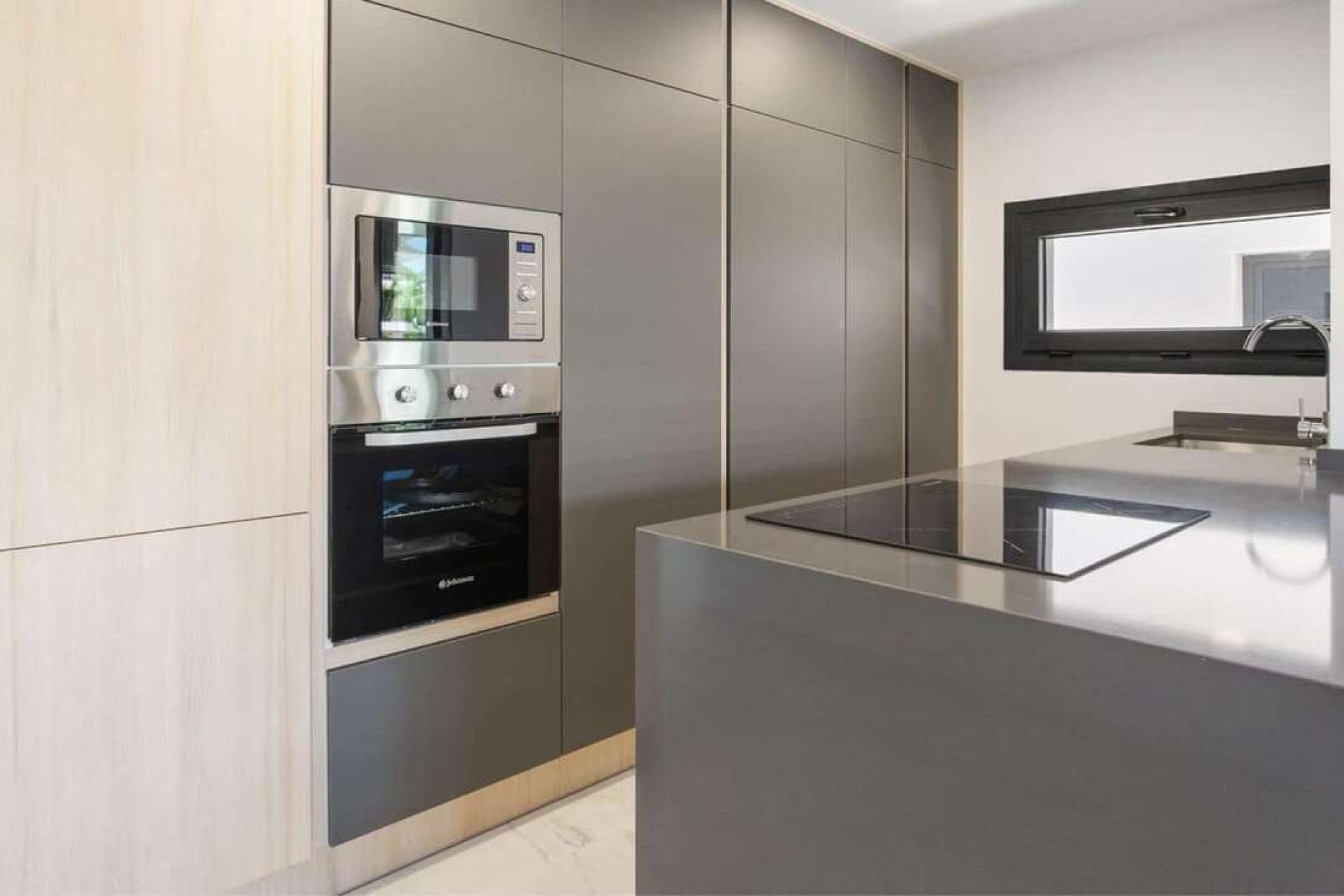 Segunda mano - Apartamento -
Los Altos - Costa Blanca