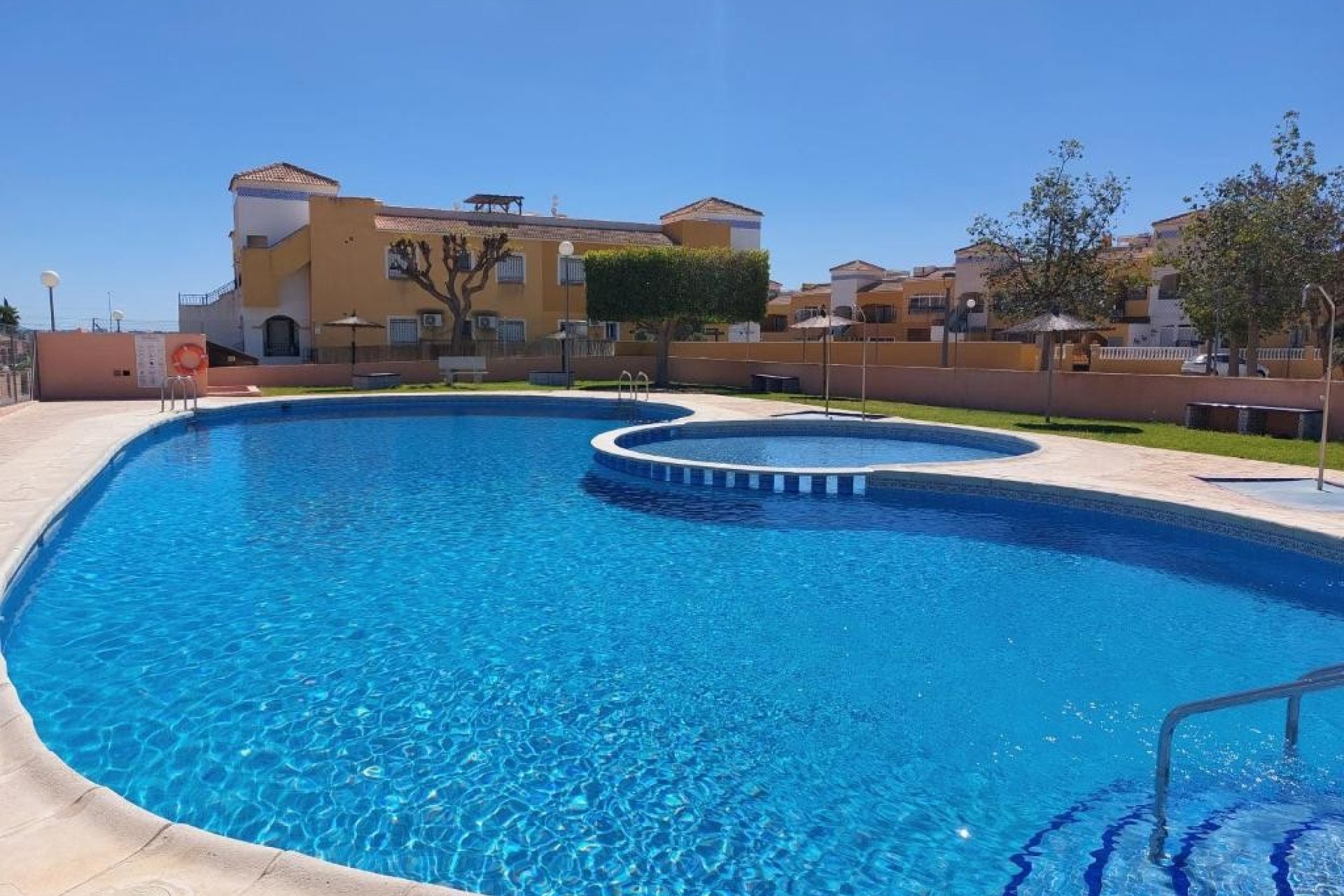 Segunda mano - Apartamento -
Los Montesinos - Costa Blanca