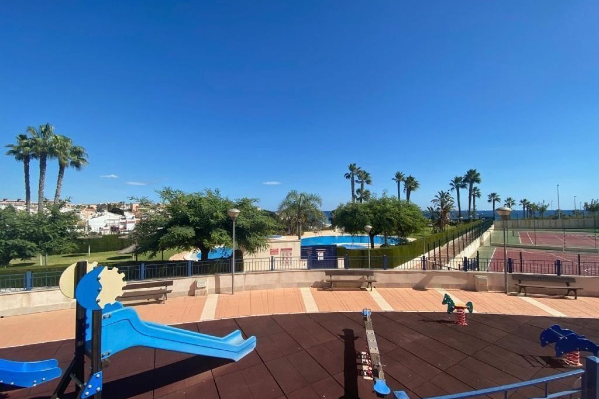 Segunda mano - Apartamento -
Mil Palmeras - Costa Blanca