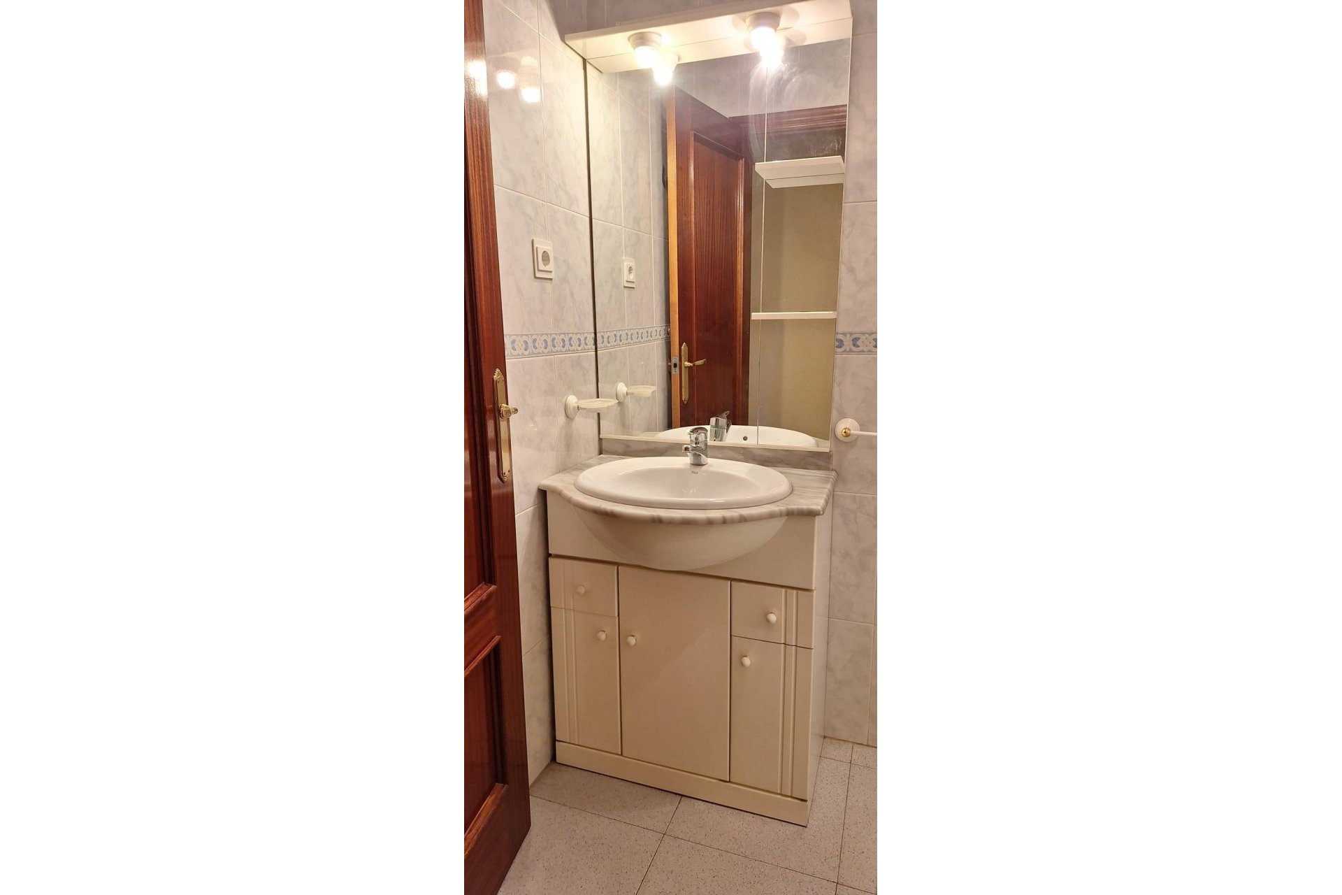 Segunda mano - Apartamento -
Murcia - San Benito-patiño