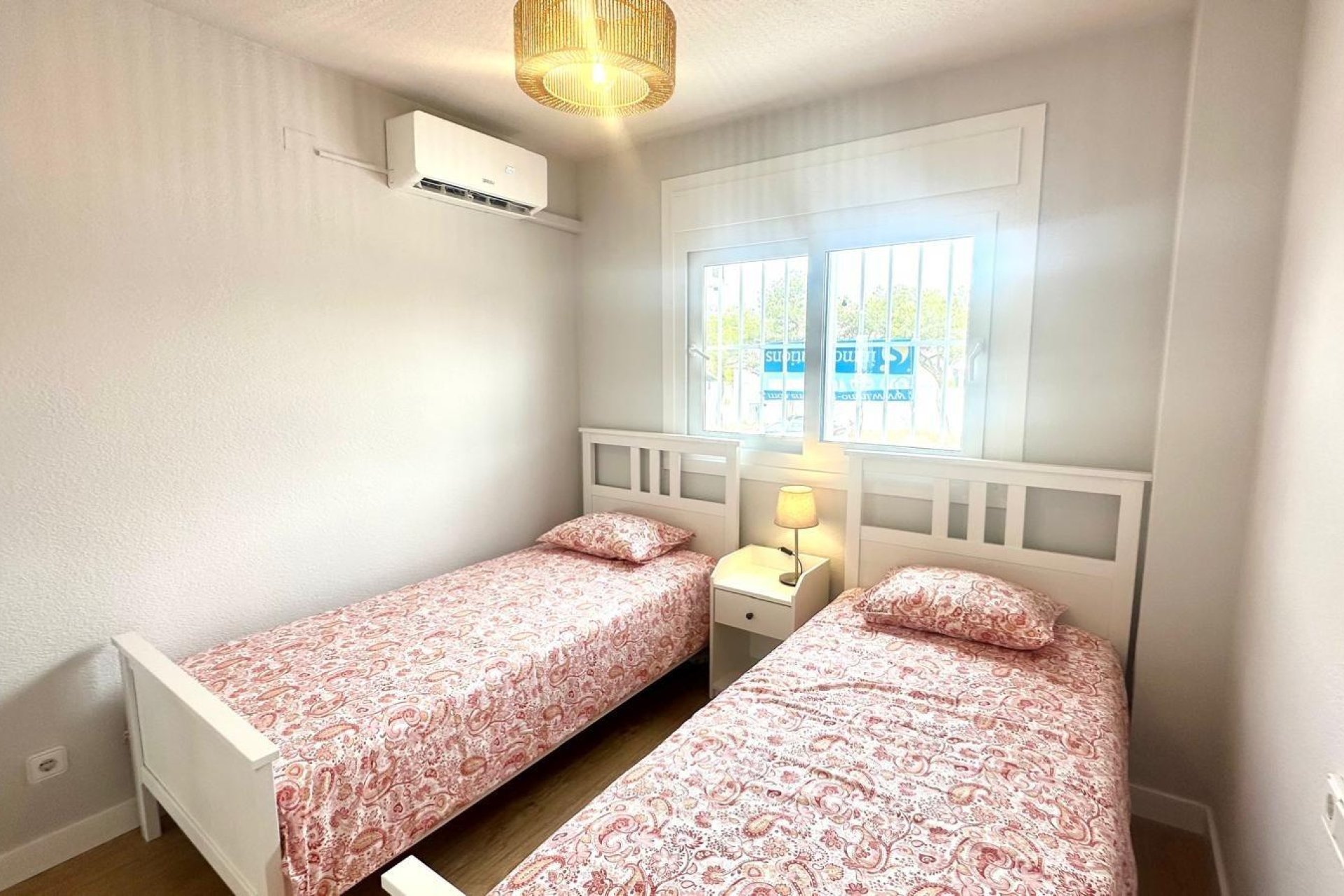 Segunda mano - Apartamento -
Orihuela Costa - Campoamor