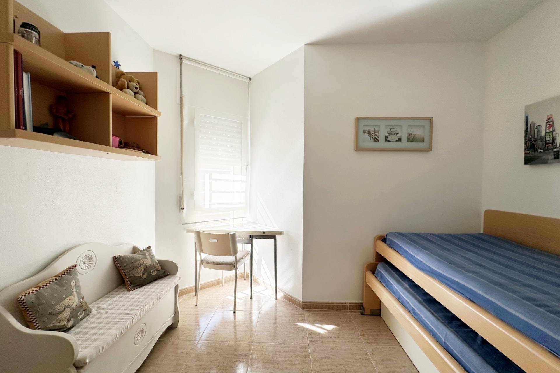 Segunda mano - Apartamento -
Orihuela Costa - Campoamor