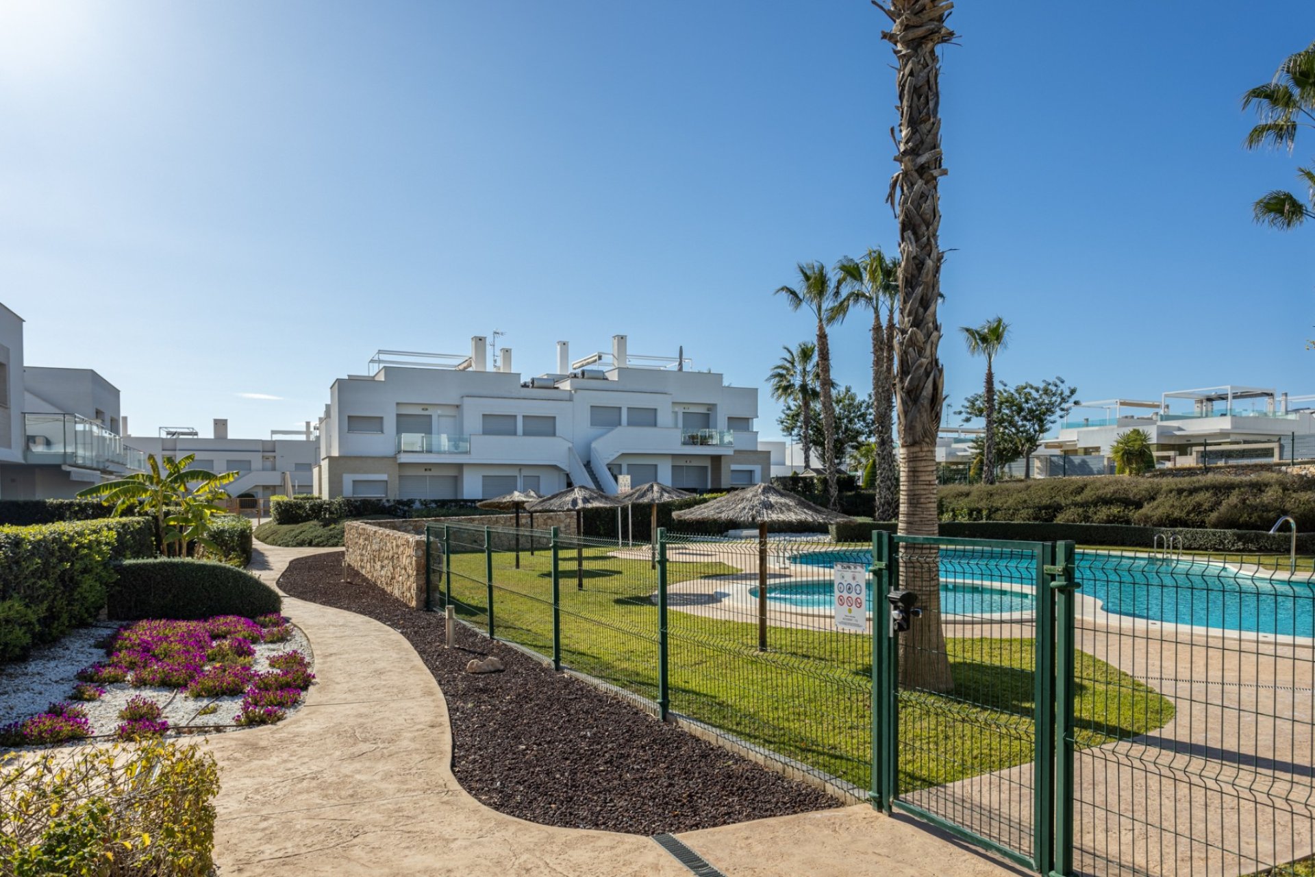 Segunda mano - Apartamento -
Orihuela - Inland