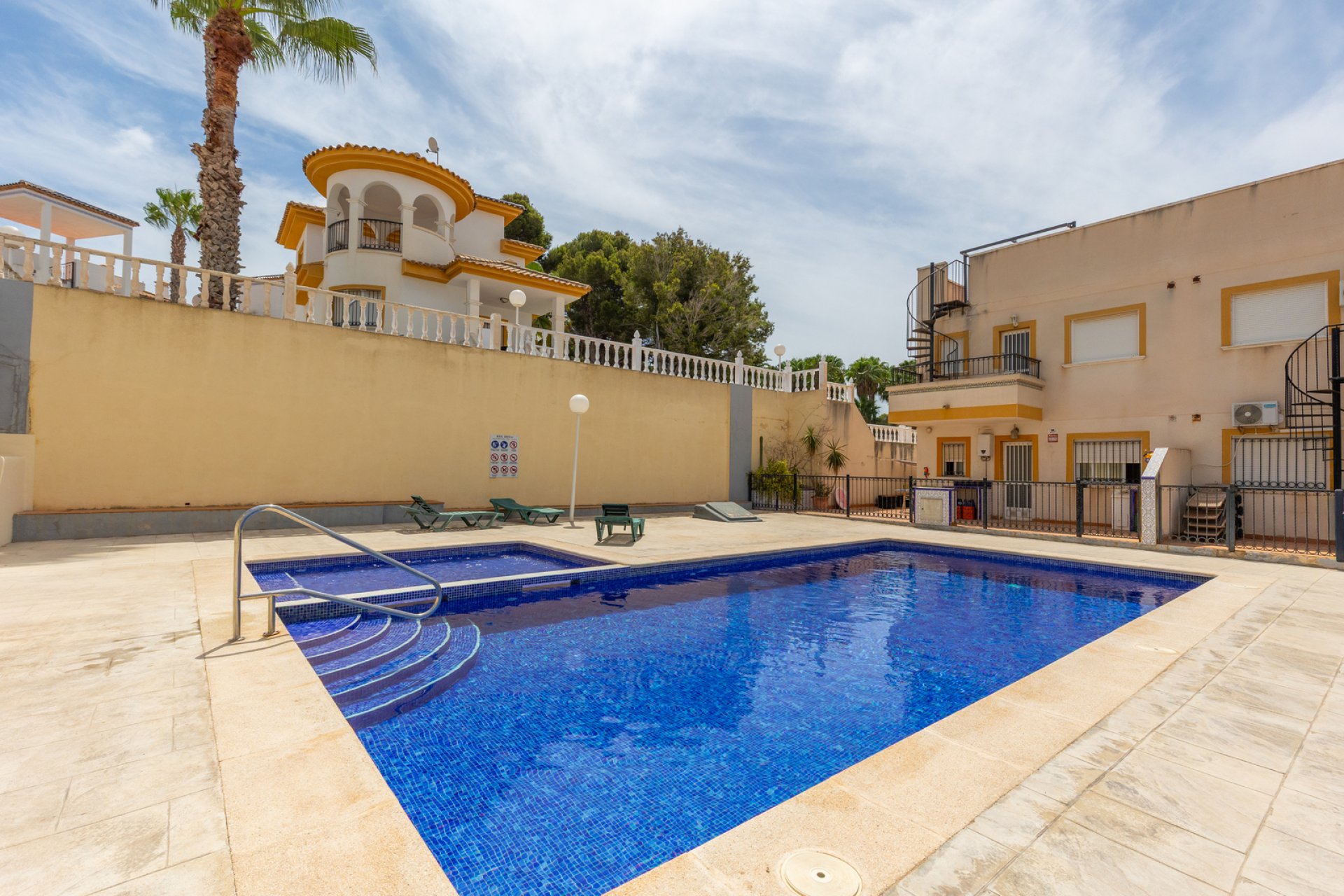 Segunda mano - Apartamento -
Orihuela - Inland
