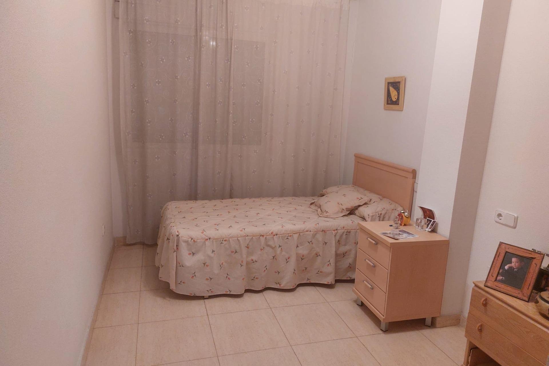 Segunda mano - Apartamento -
Orihuela - Zona Centro
