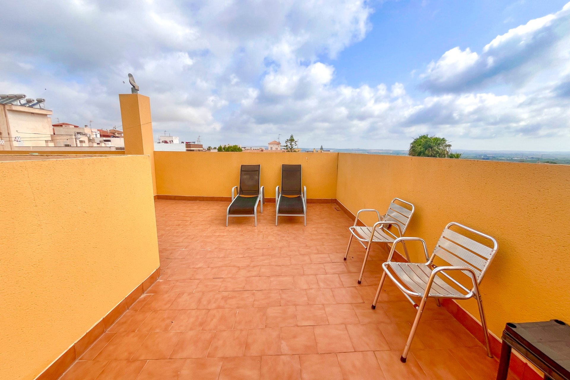 Segunda mano - Apartamento -
San Miguel de Salinas - Inland