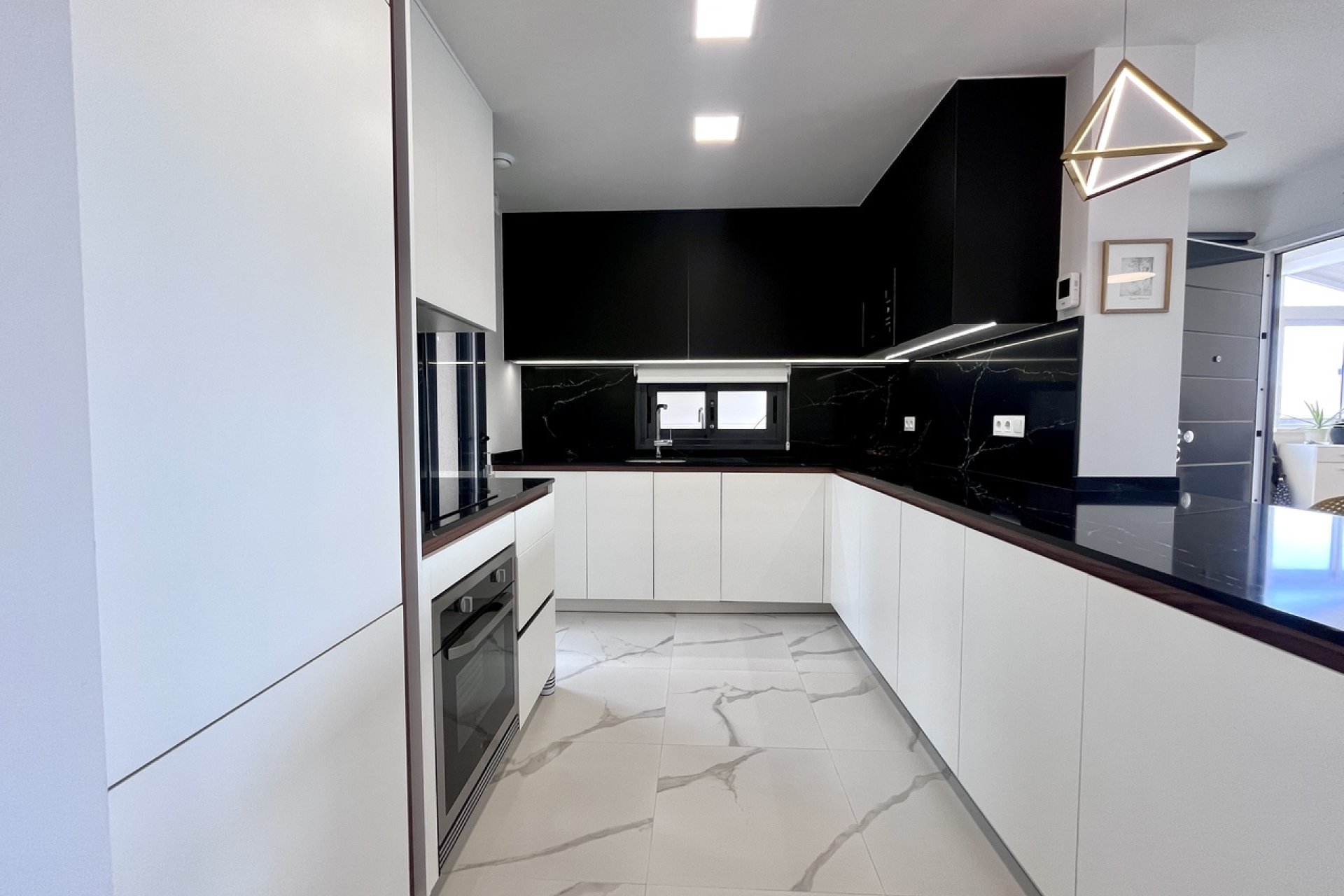 Segunda mano - Apartamento -
San Miguel de Salinas - Inland