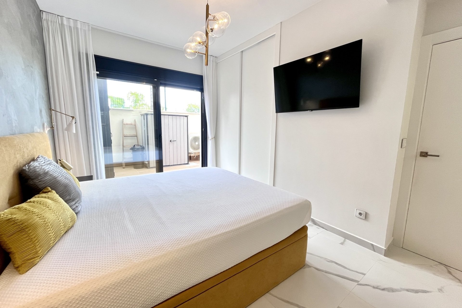 Segunda mano - Apartamento -
San Miguel de Salinas - Inland