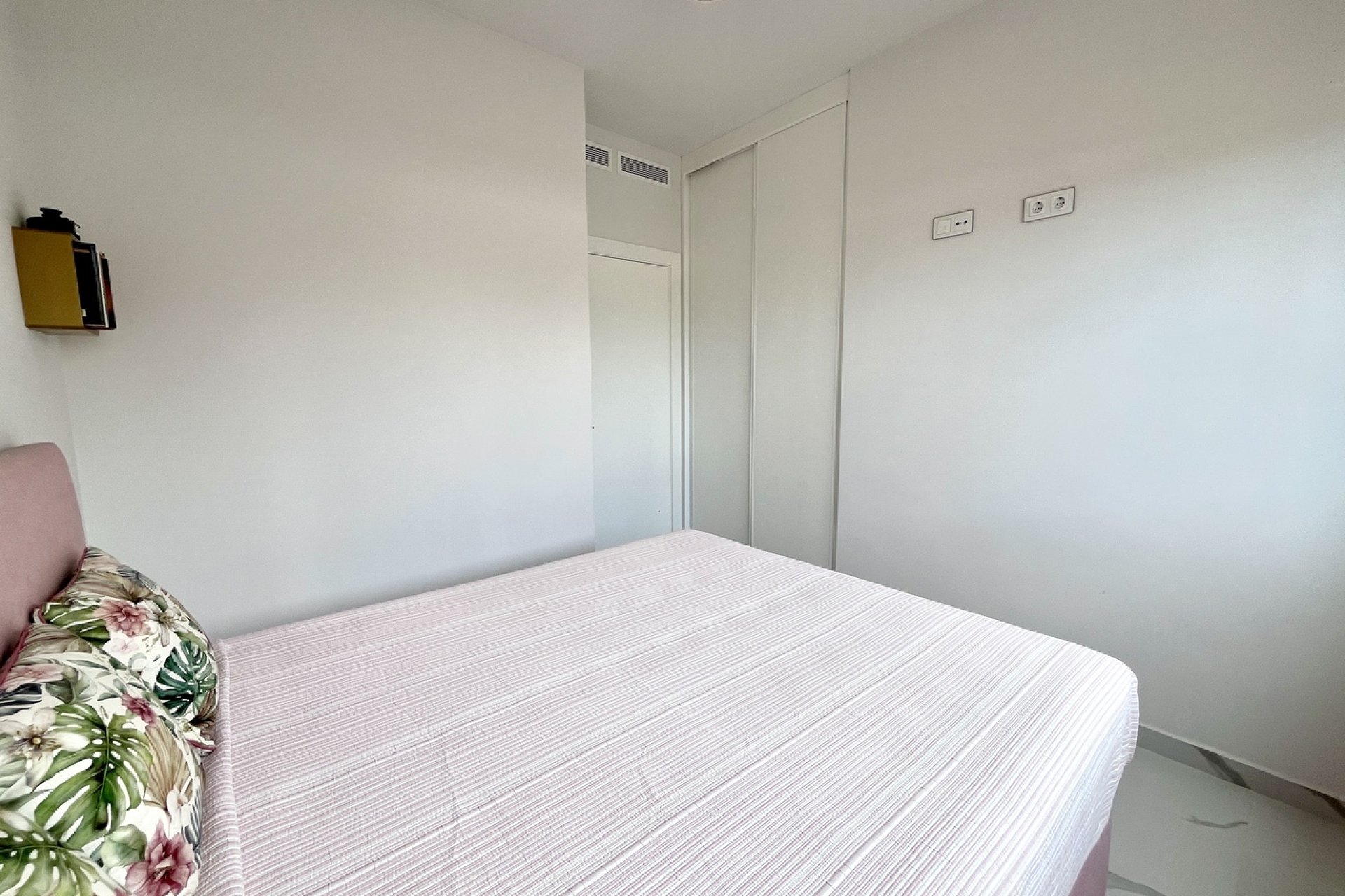 Segunda mano - Apartamento -
San Miguel de Salinas - Inland