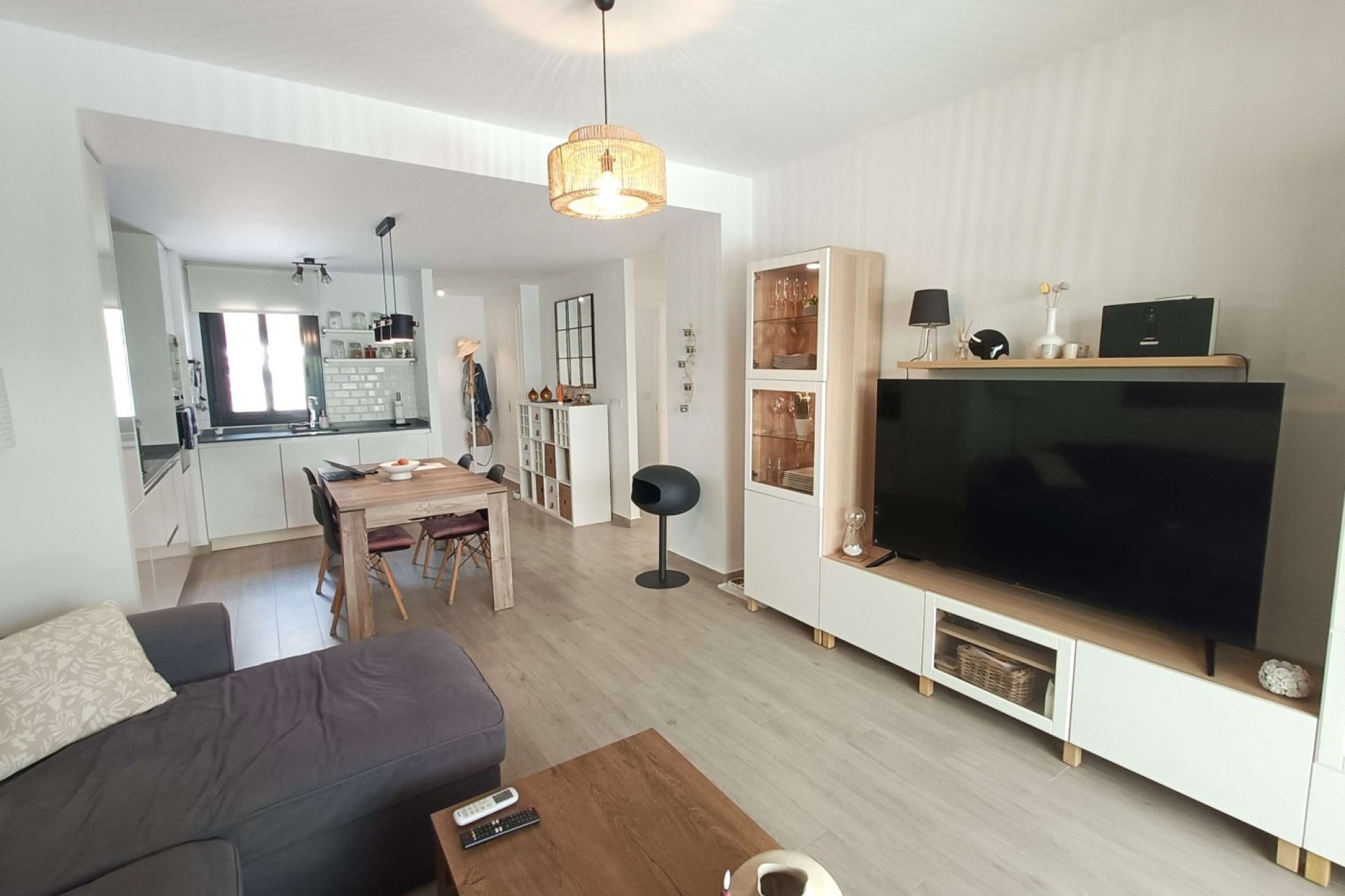 Segunda mano - Apartamento -
San Miguel de Salinas - Inland