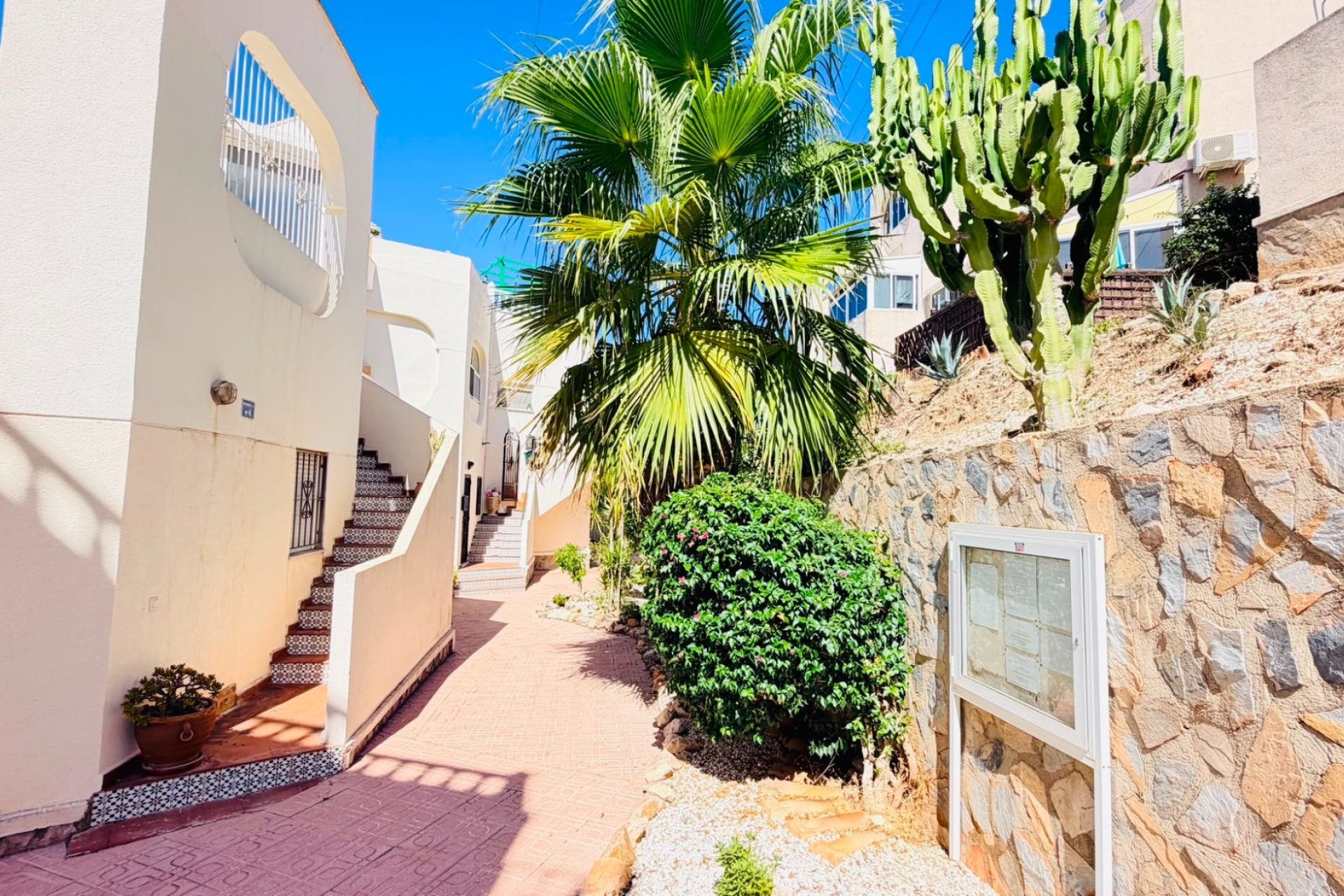 Segunda mano - Apartamento -
San Miguel de Salinas - Inland