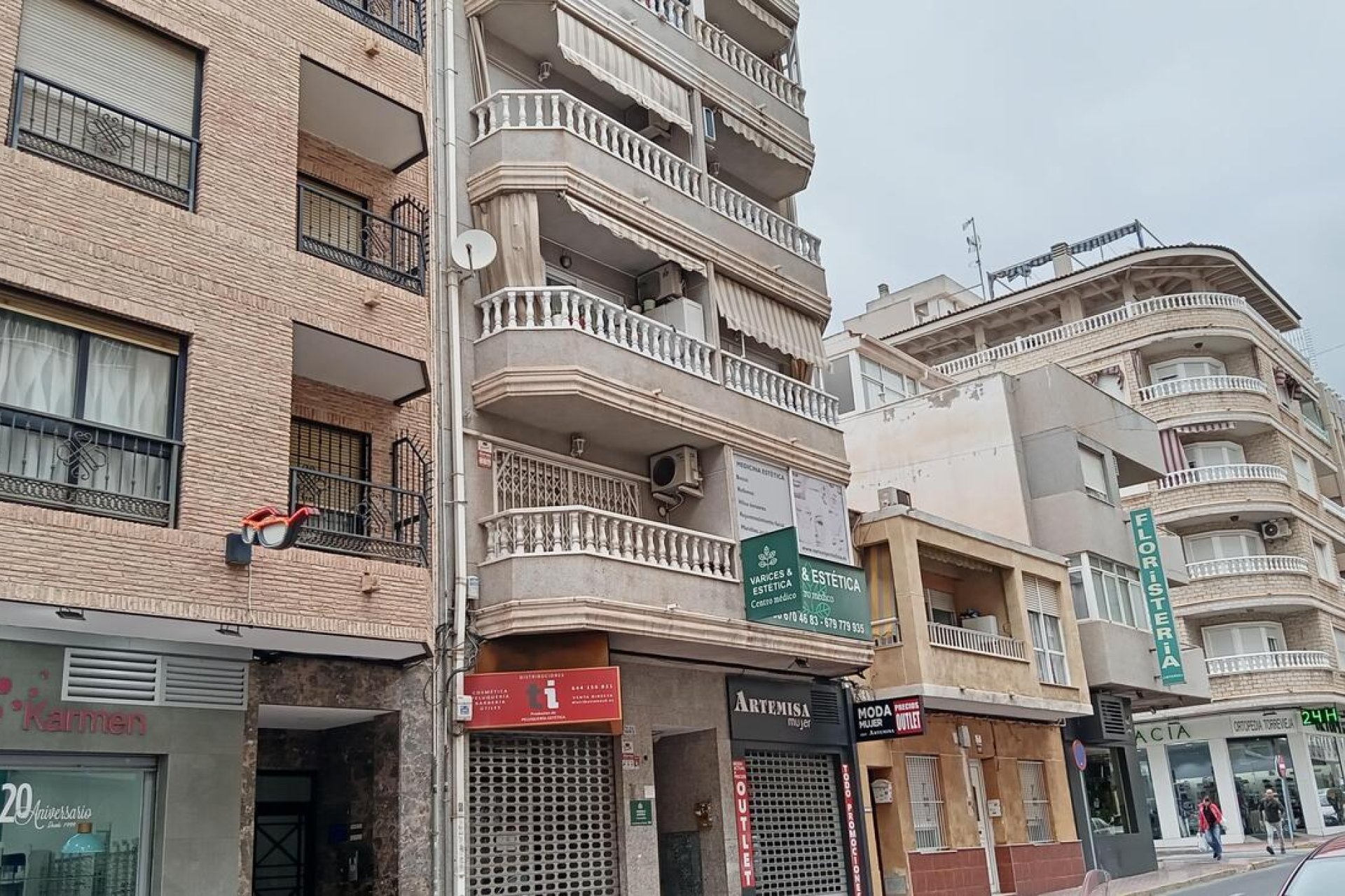 Segunda mano - Apartamento -
Torrevieja - CENTRE