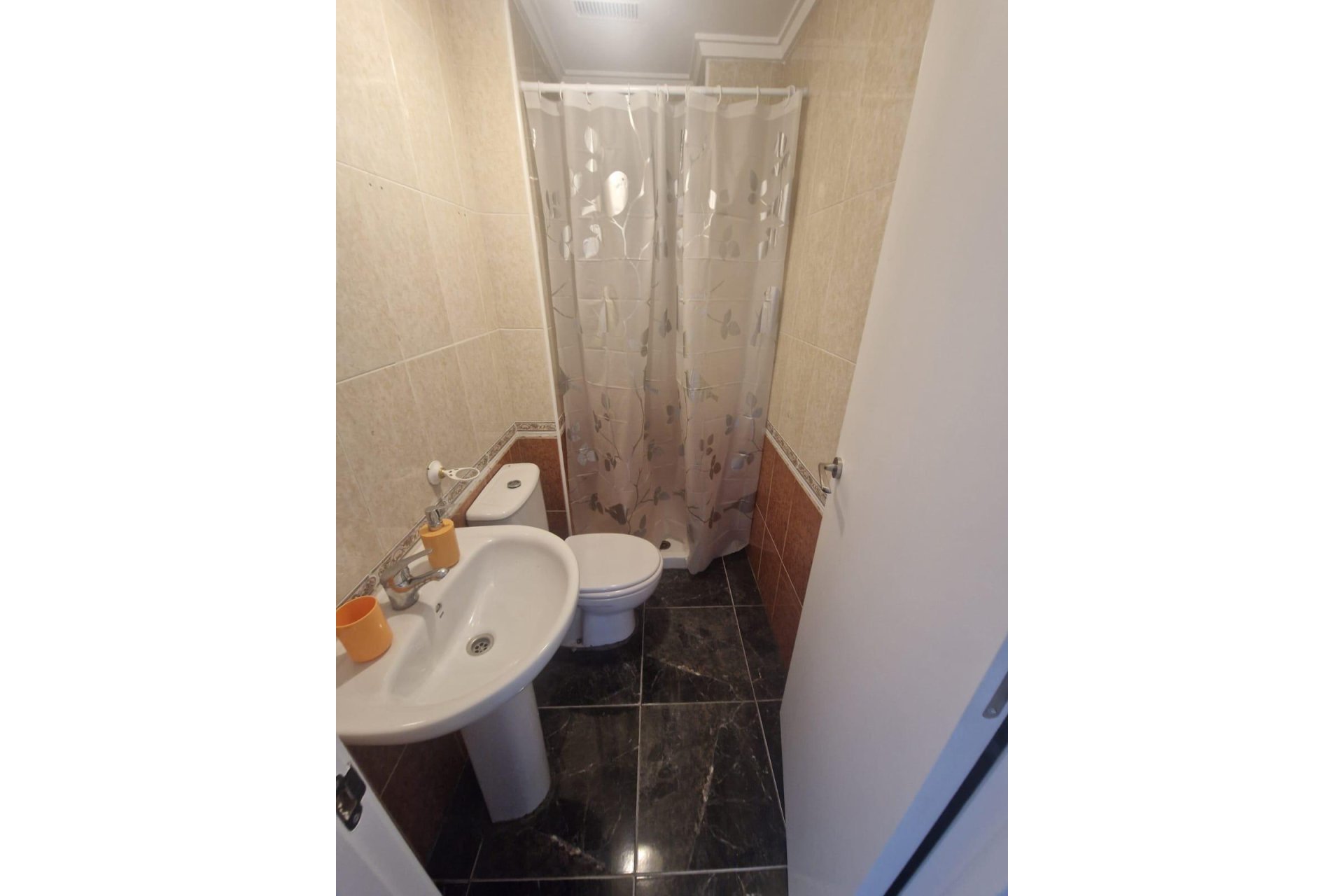 Segunda mano - Apartamento -
Torrevieja - Centro - Muelle Pesquero