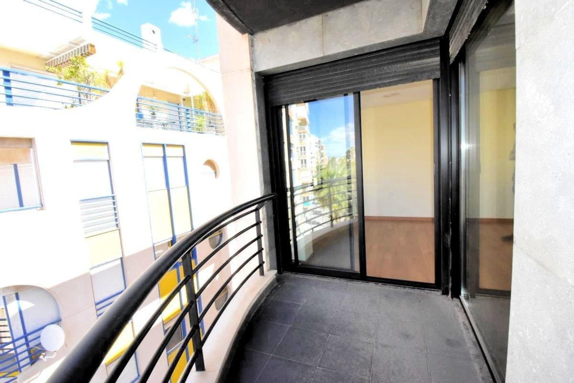 Segunda mano - Apartamento -
Torrevieja - Centro - Muelle Pesquero