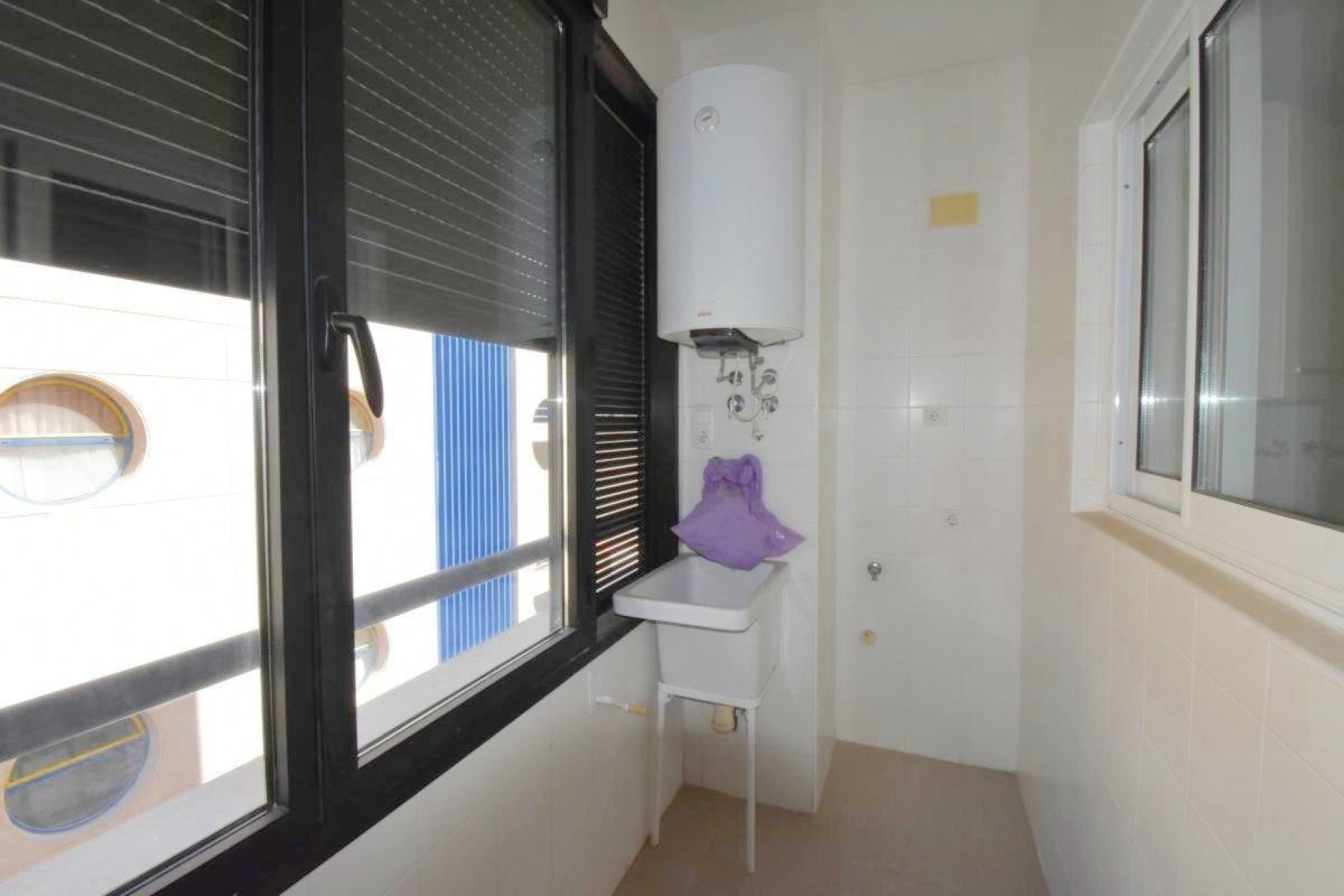 Segunda mano - Apartamento -
Torrevieja - Centro - Muelle Pesquero