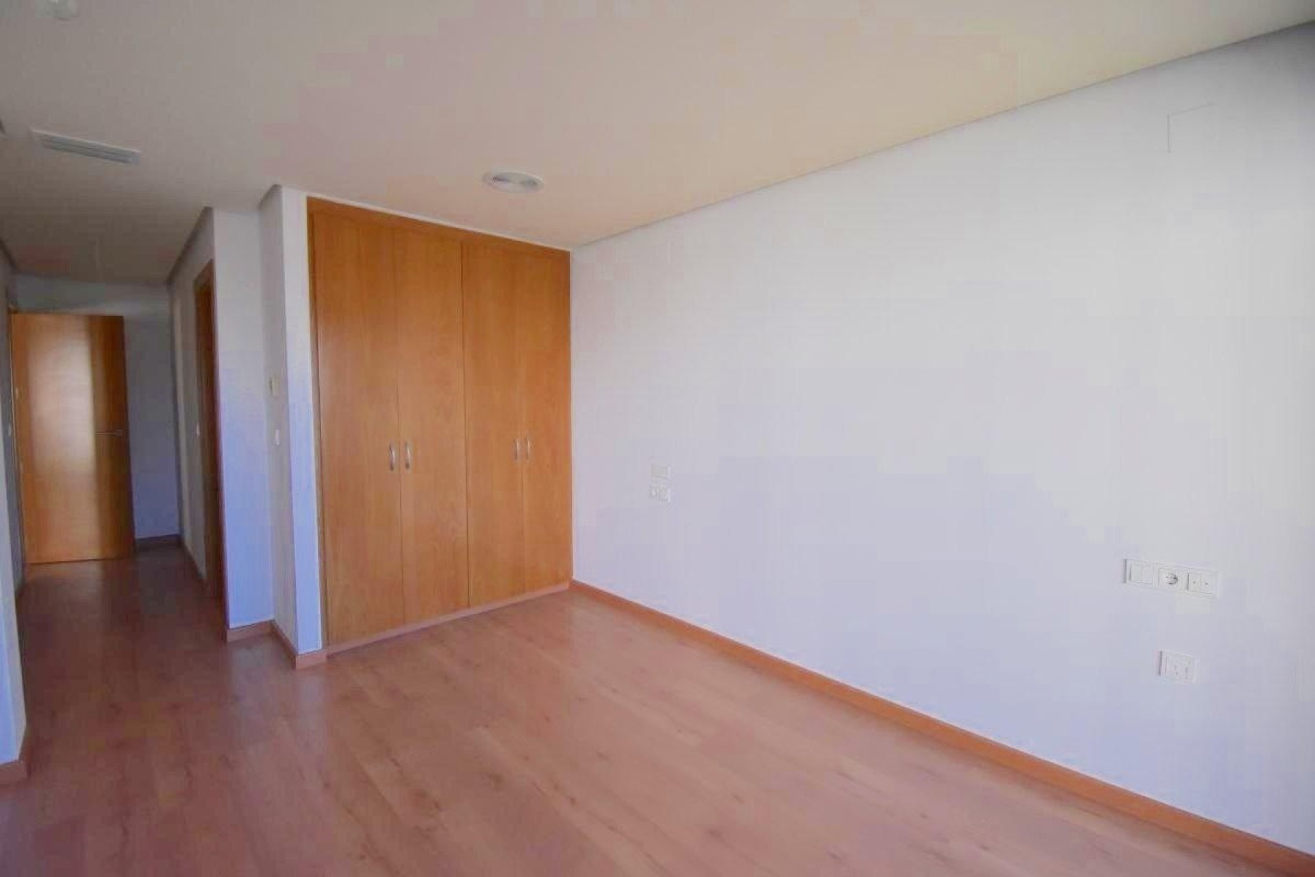 Segunda mano - Apartamento -
Torrevieja - Centro - Muelle Pesquero