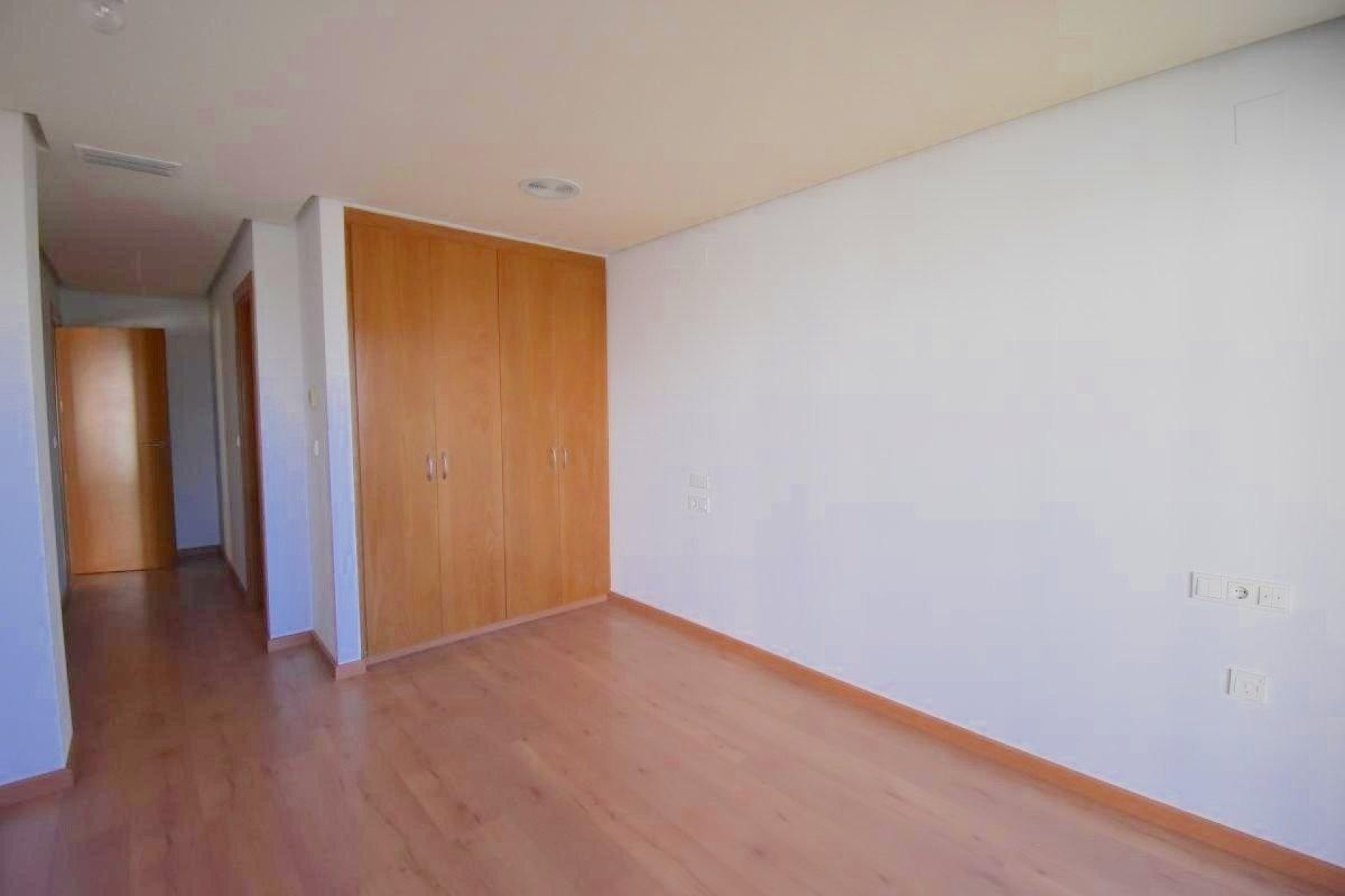 Segunda mano - Apartamento -
Torrevieja - Centro - Muelle Pesquero