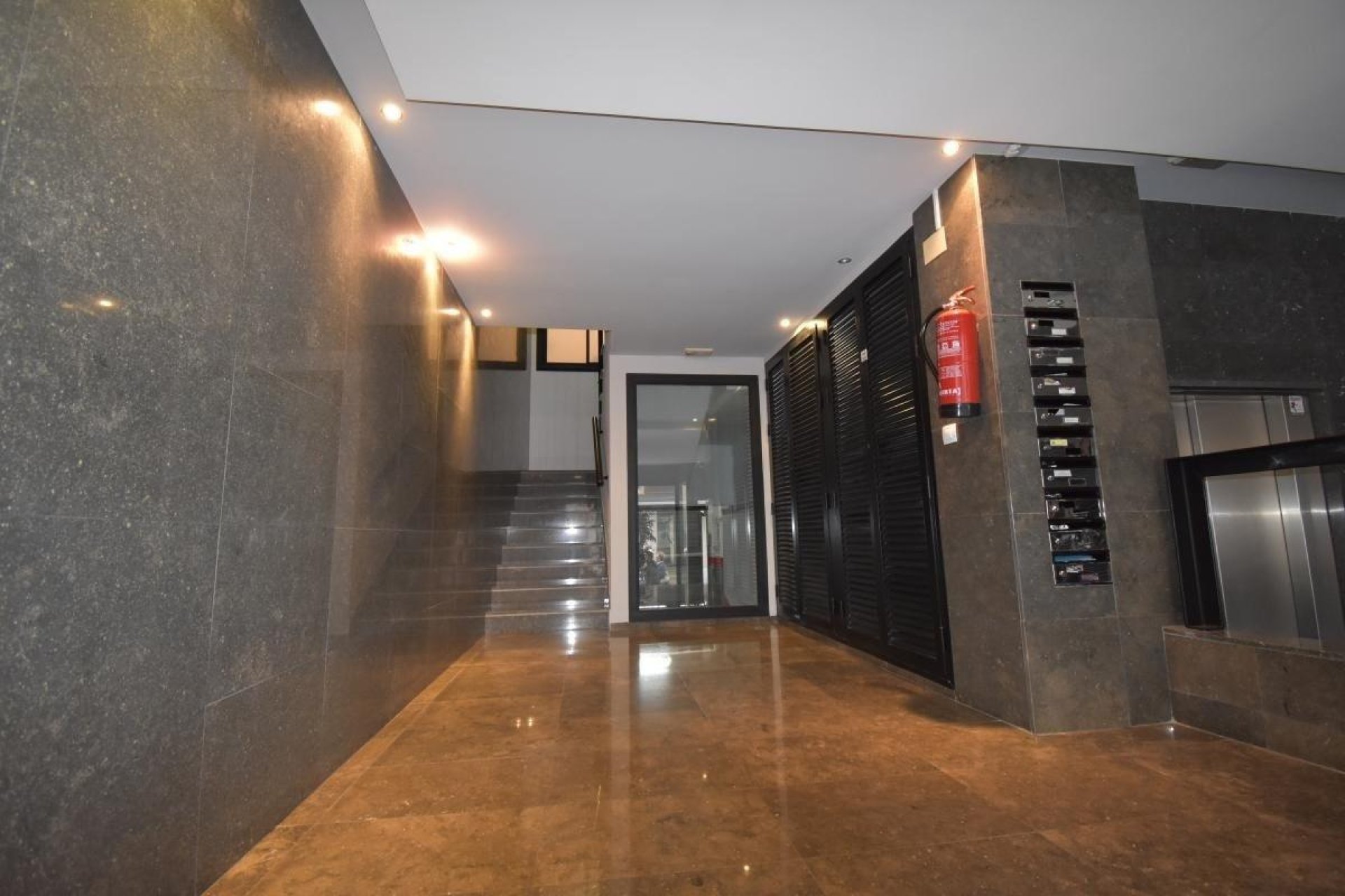 Segunda mano - Apartamento -
Torrevieja - Centro - Muelle Pesquero