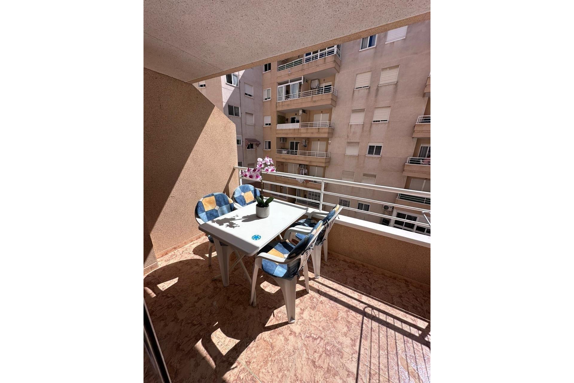 Segunda mano - Apartamento -
Torrevieja - Centro - Muelle Pesquero