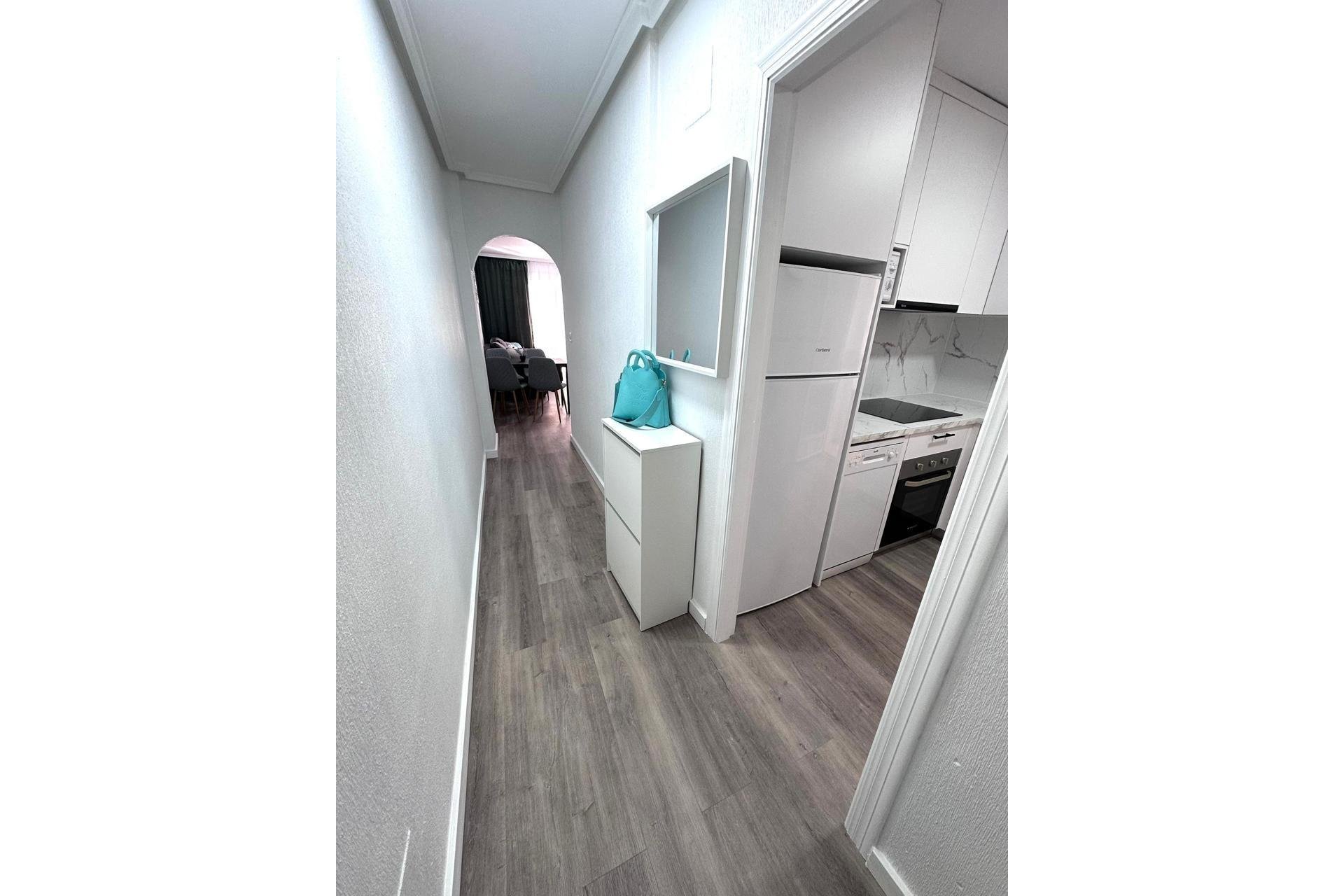 Segunda mano - Apartamento -
Torrevieja - Centro - Muelle Pesquero