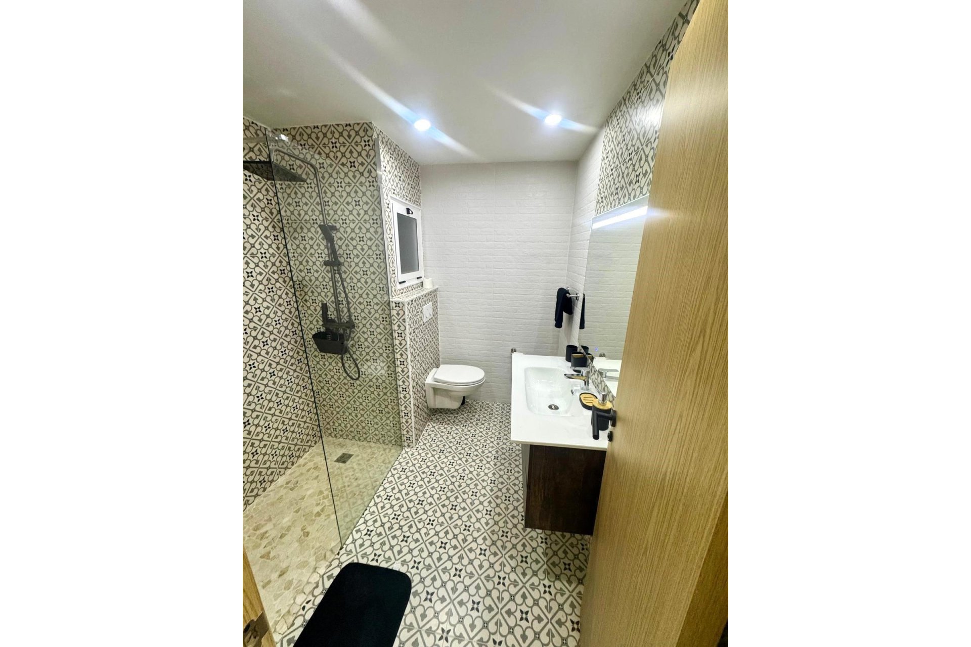Segunda mano - Apartamento -
Torrevieja - Centro - Muelle Pesquero