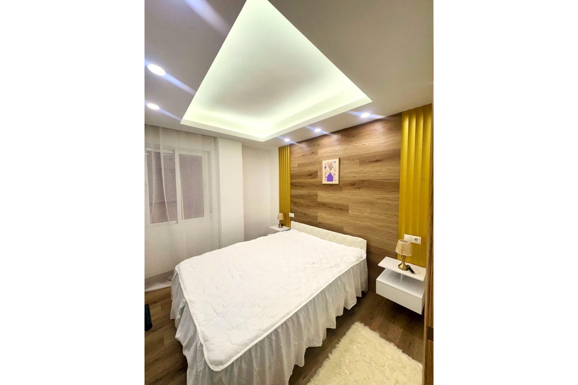 Segunda mano - Apartamento -
Torrevieja - Centro - Muelle Pesquero