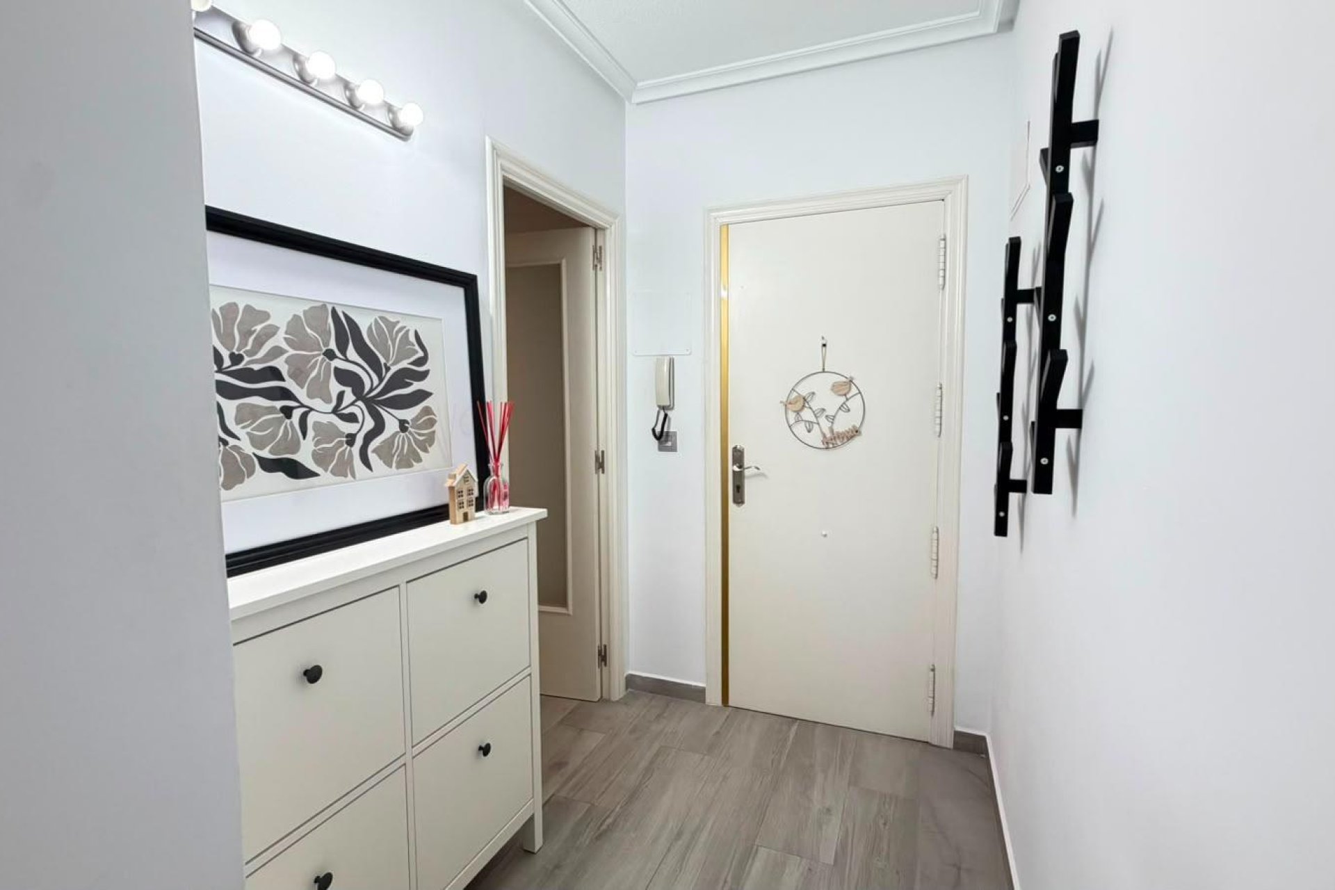 Segunda mano - Apartamento -
Torrevieja - Centro - Muelle Pesquero