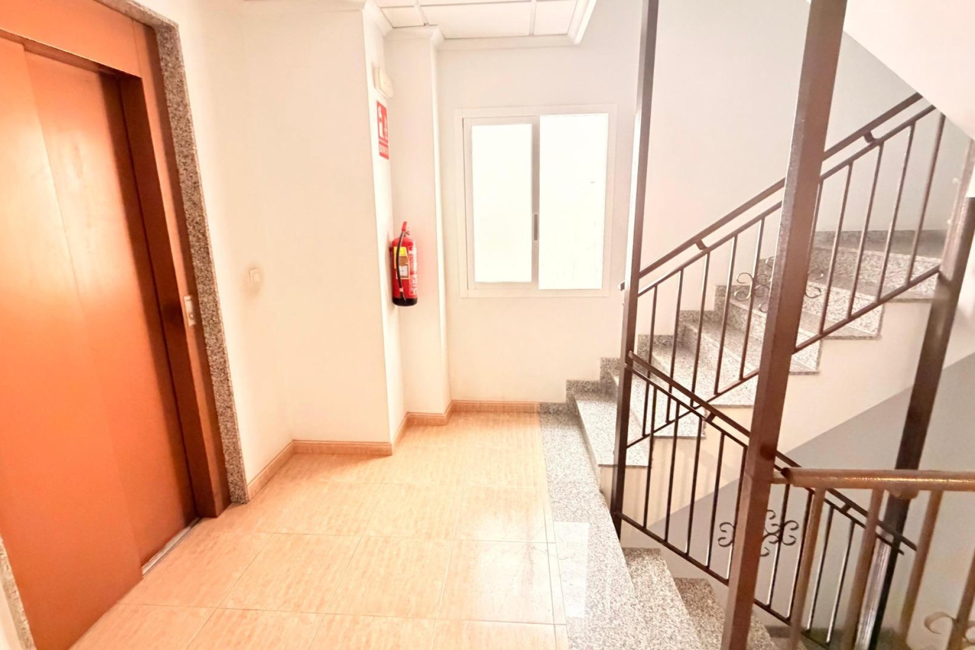 Segunda mano - Apartamento -
Torrevieja - Centro - Muelle Pesquero