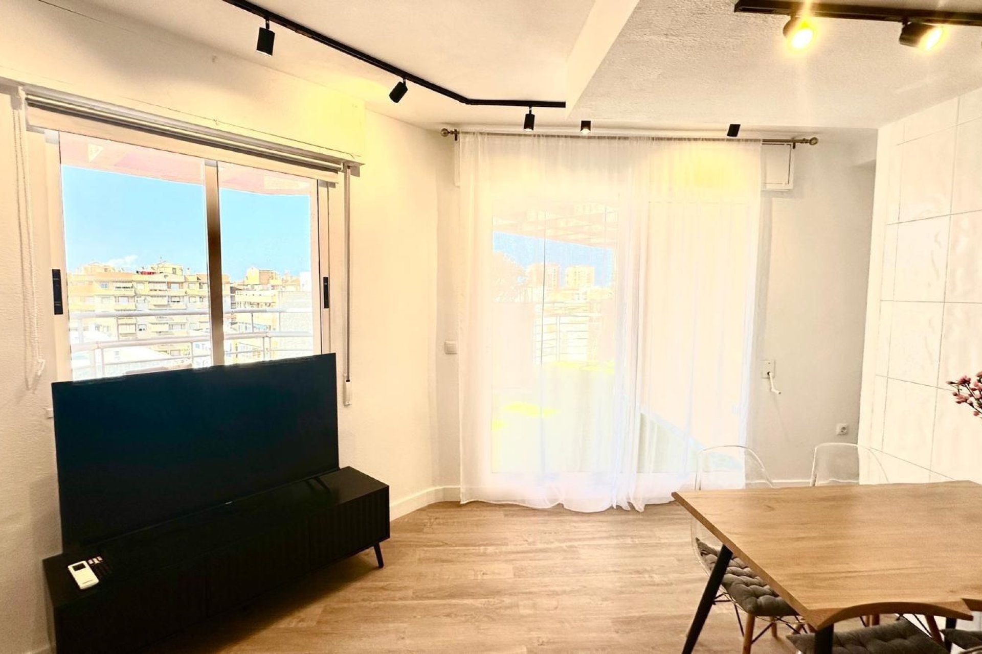 Segunda mano - Apartamento -
Torrevieja - Centro