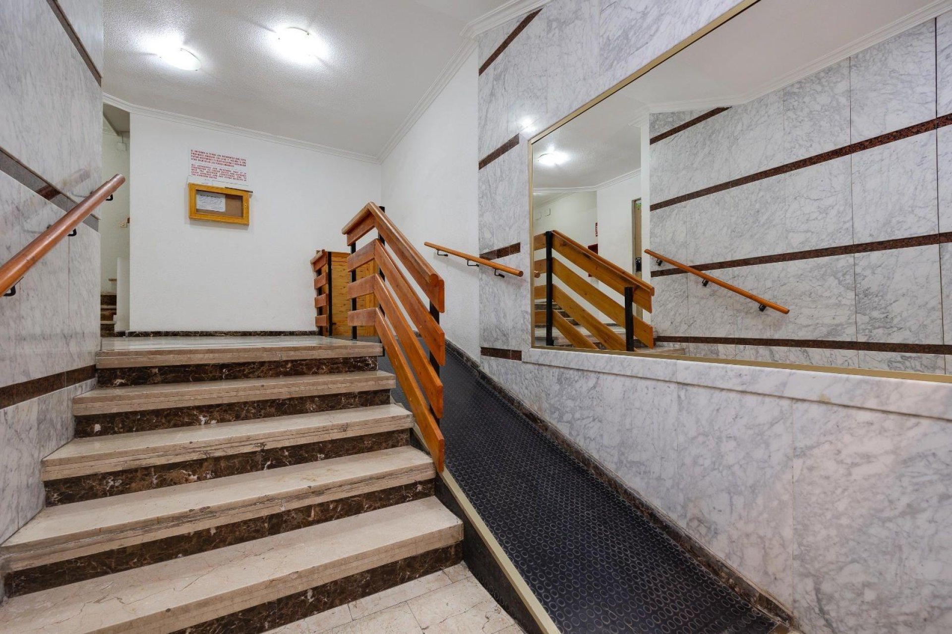 Segunda mano - Apartamento -
Torrevieja - Centro