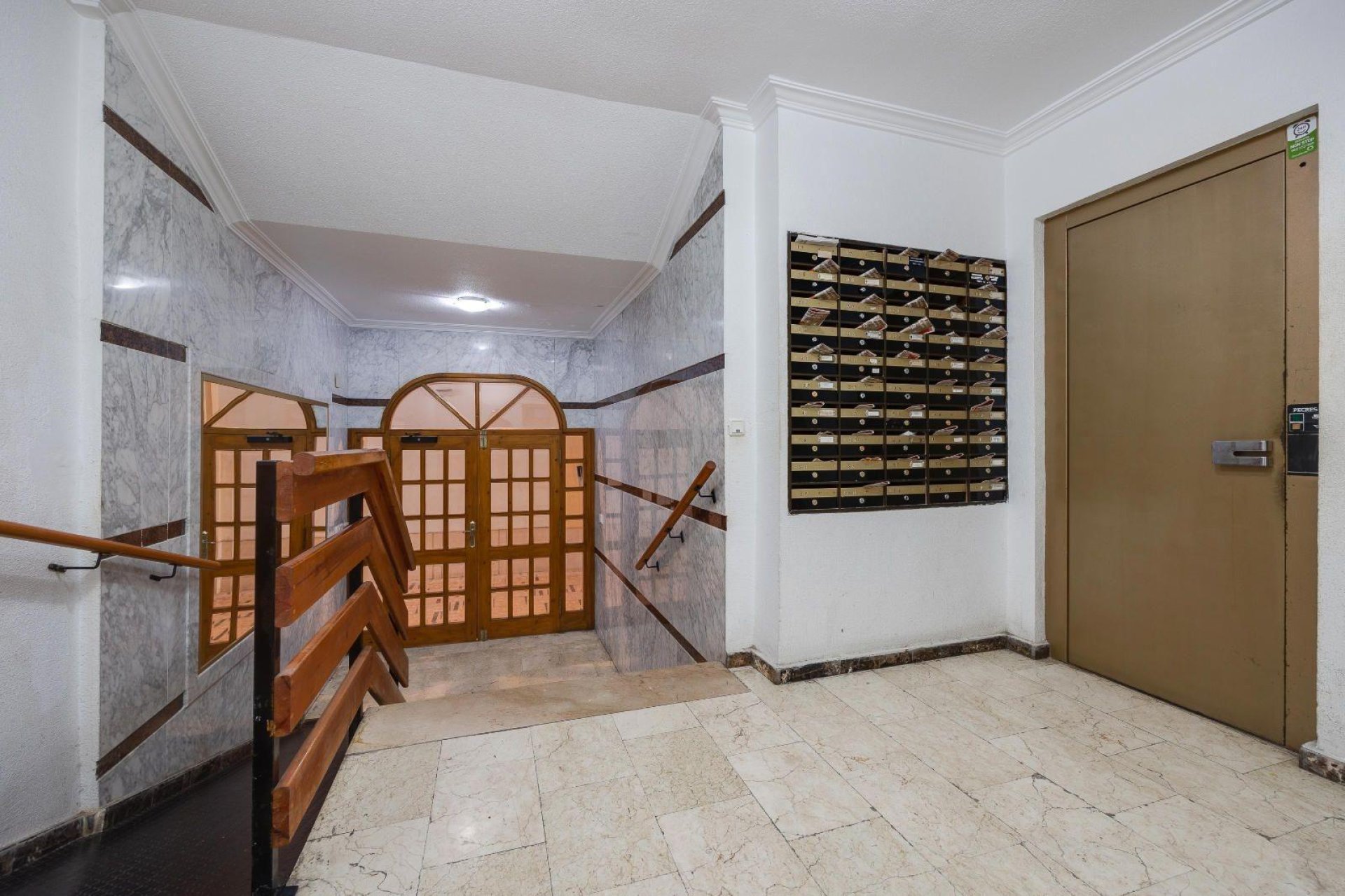 Segunda mano - Apartamento -
Torrevieja - Centro