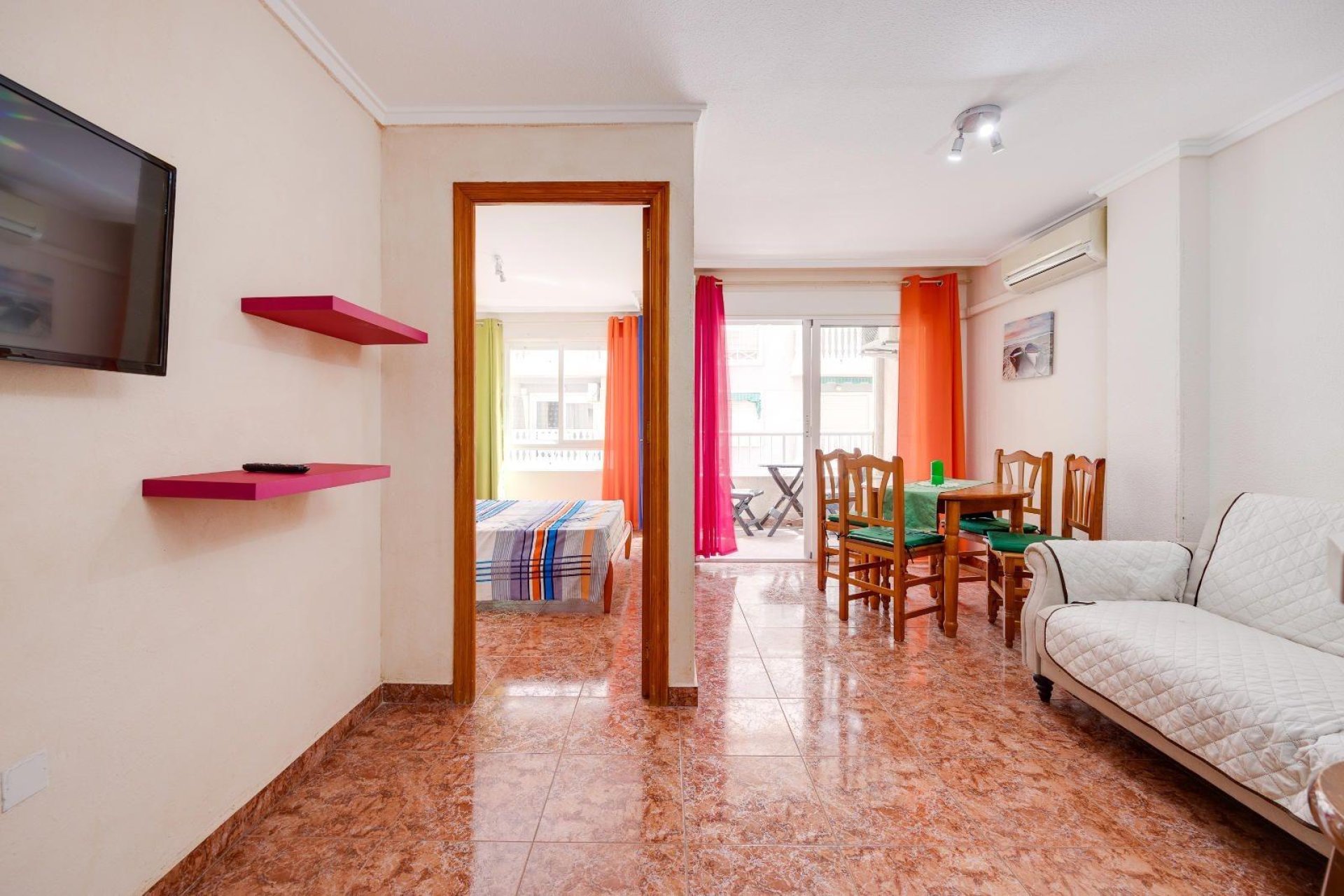 Segunda mano - Apartamento -
Torrevieja - Centro
