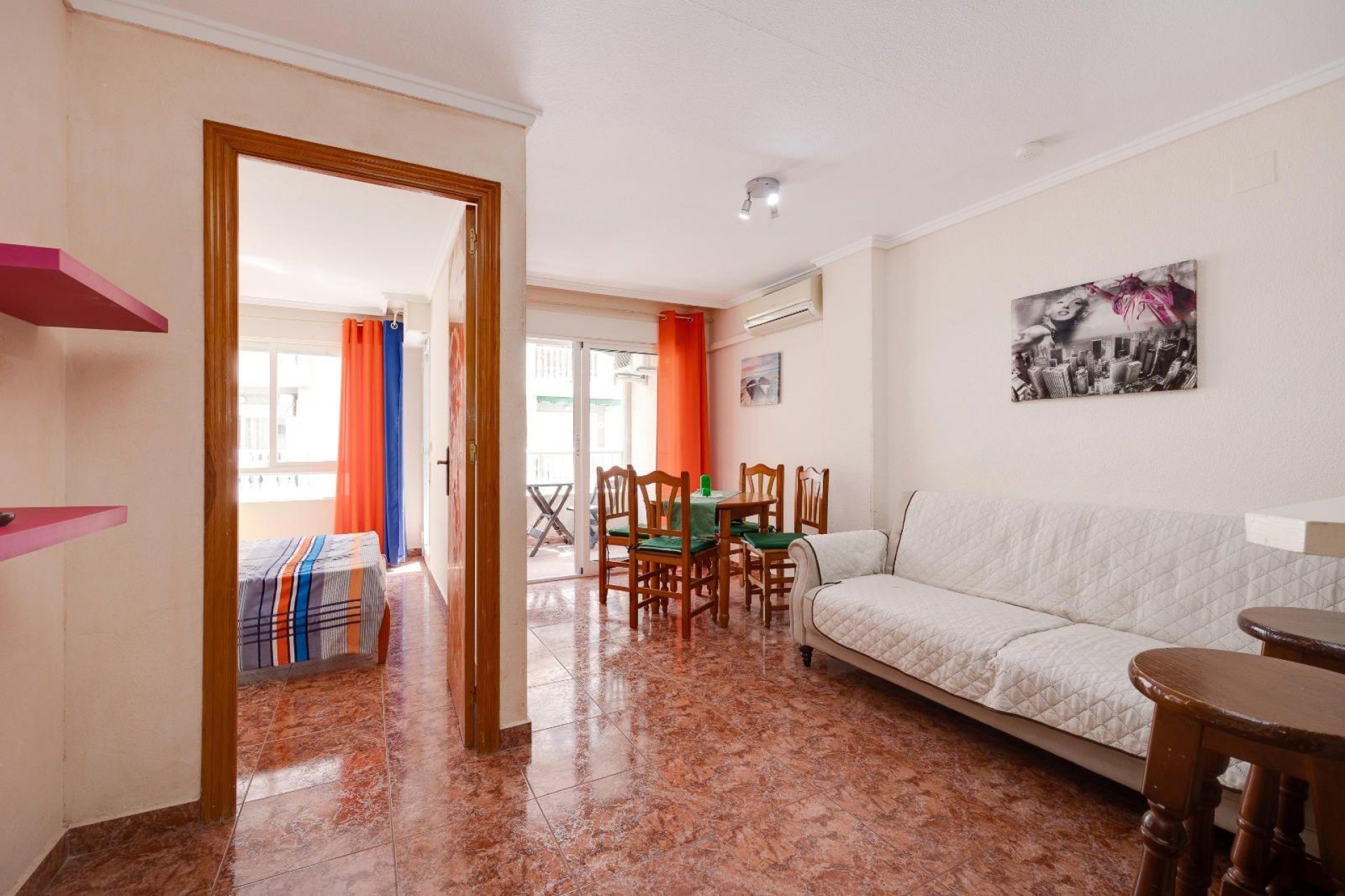 Segunda mano - Apartamento -
Torrevieja - Centro