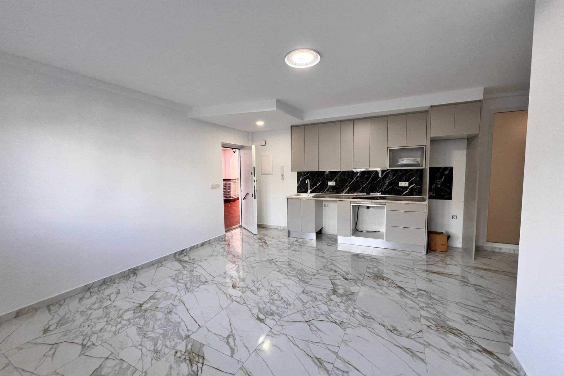Segunda mano - Apartamento -
Torrevieja - Centro