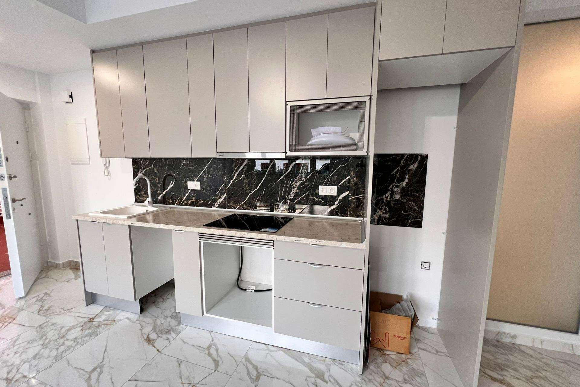 Segunda mano - Apartamento -
Torrevieja - Centro