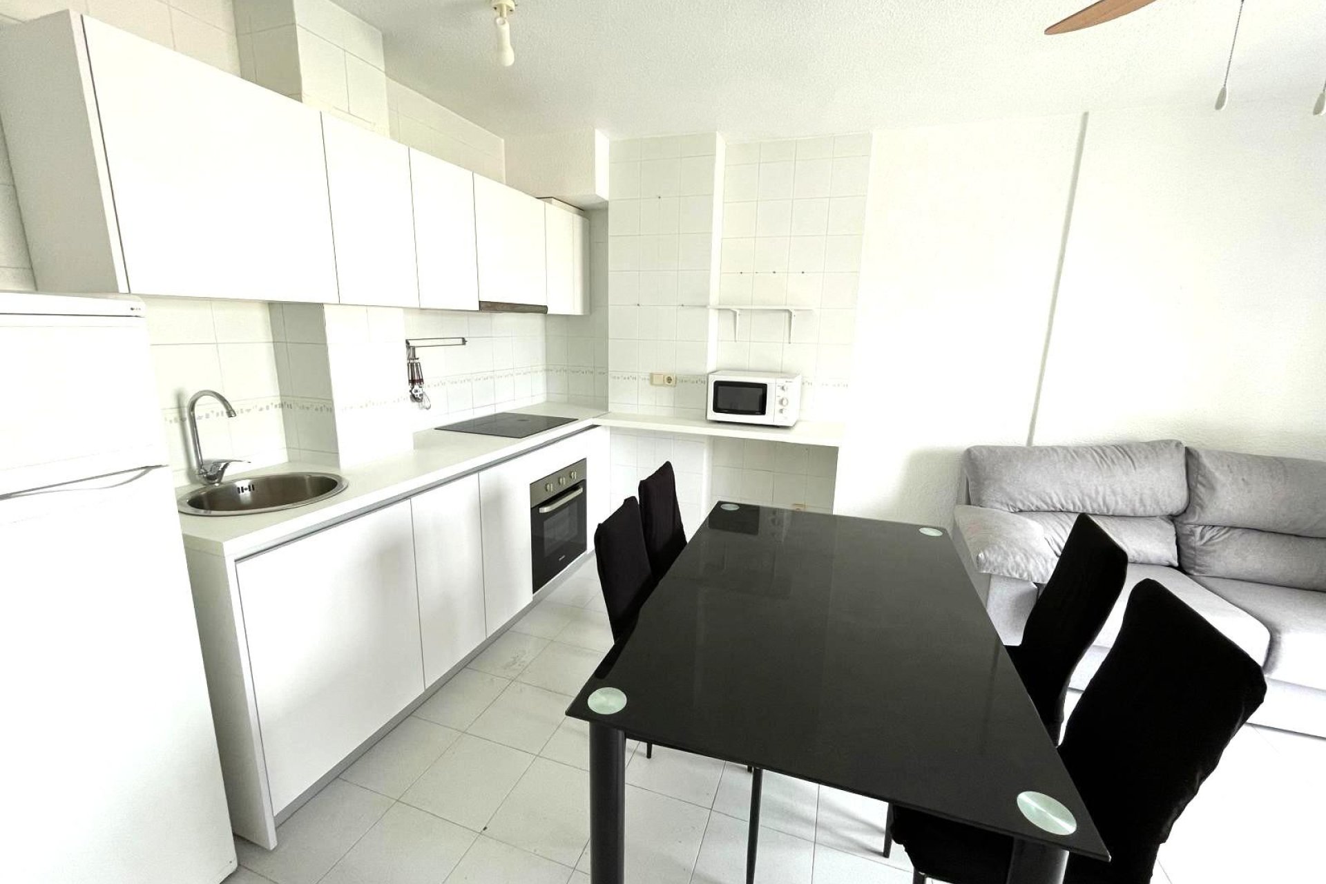Segunda mano - Apartamento -
Torrevieja - Centro