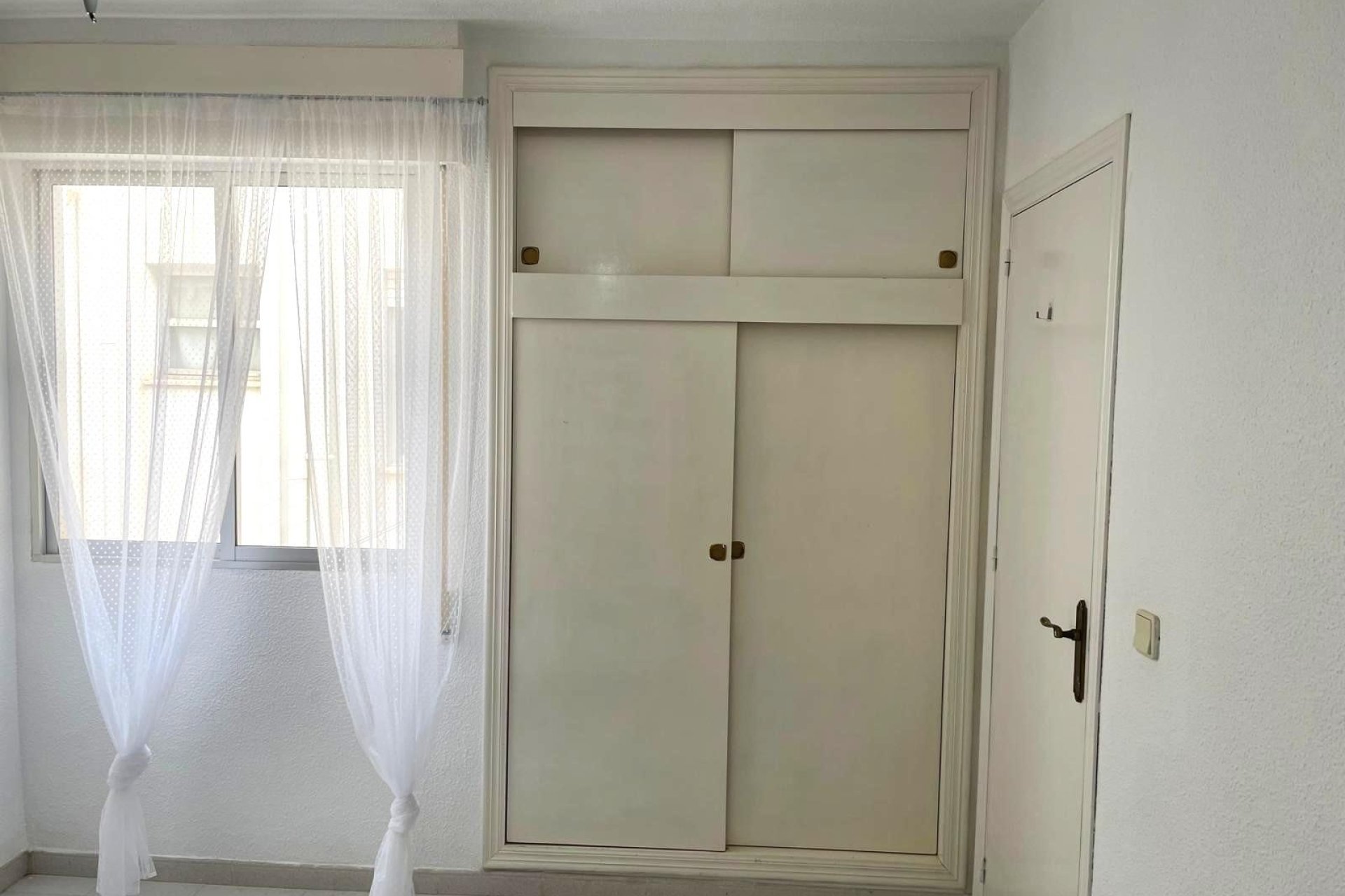 Segunda mano - Apartamento -
Torrevieja - Centro
