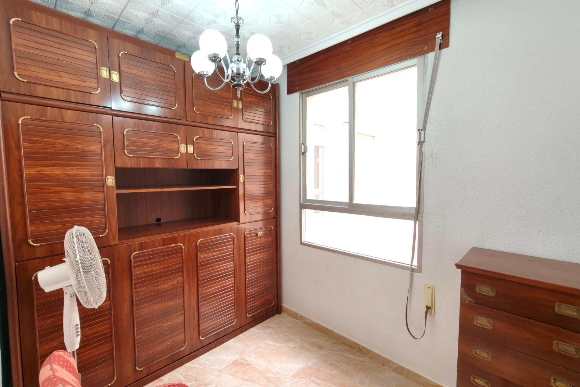 Segunda mano - Apartamento -
Torrevieja - Centro