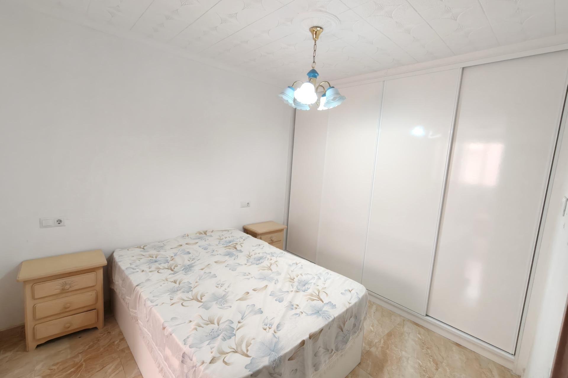 Segunda mano - Apartamento -
Torrevieja - Centro