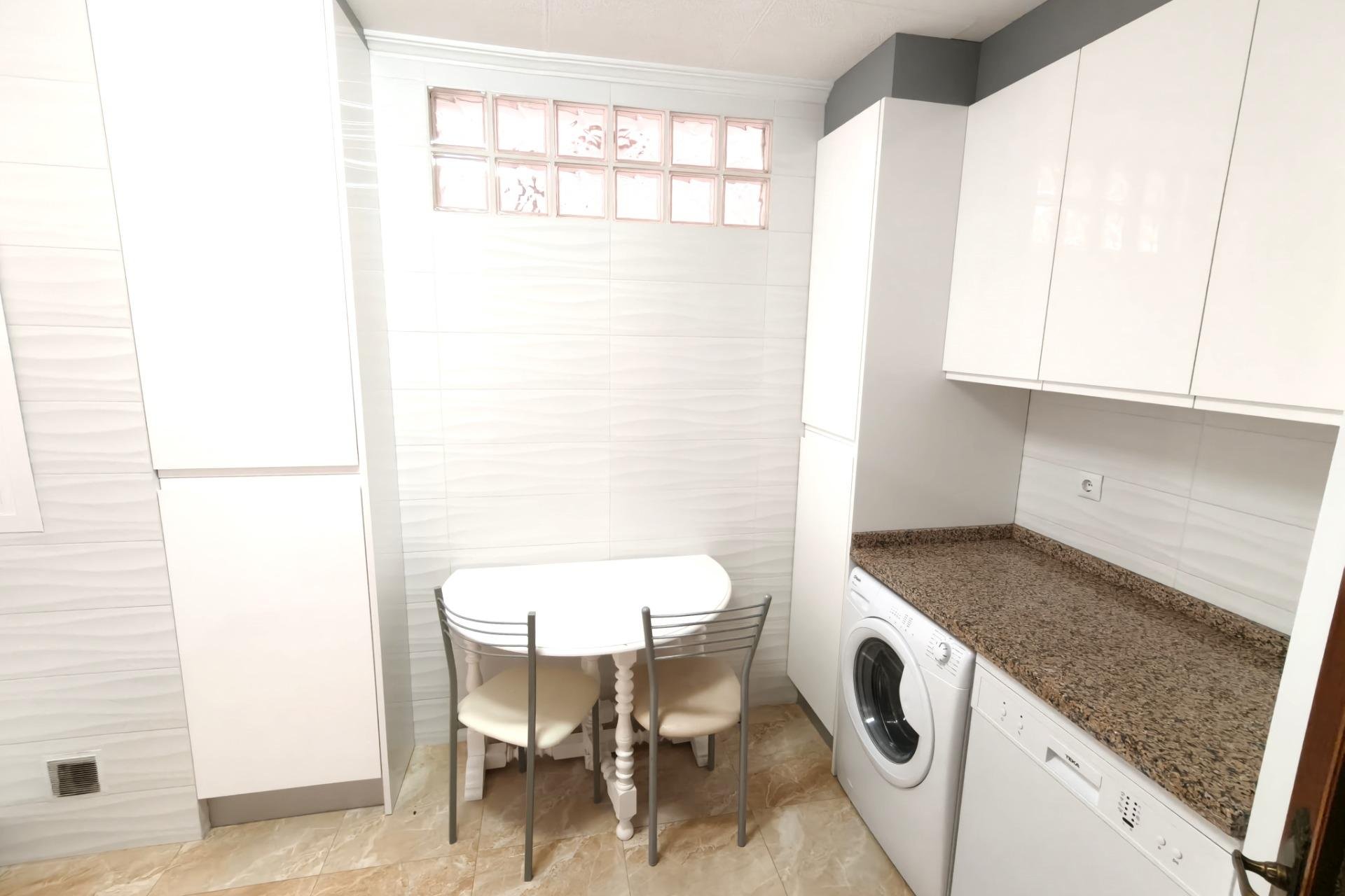 Segunda mano - Apartamento -
Torrevieja - Centro