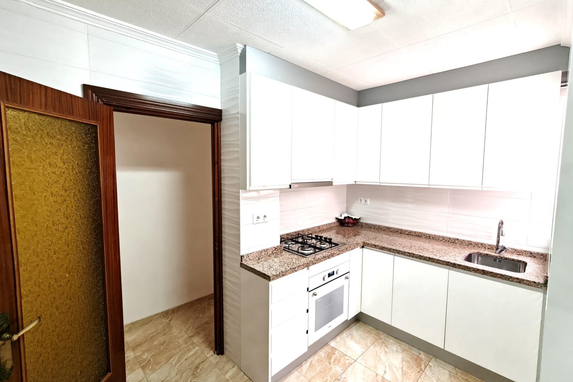 Segunda mano - Apartamento -
Torrevieja - Centro