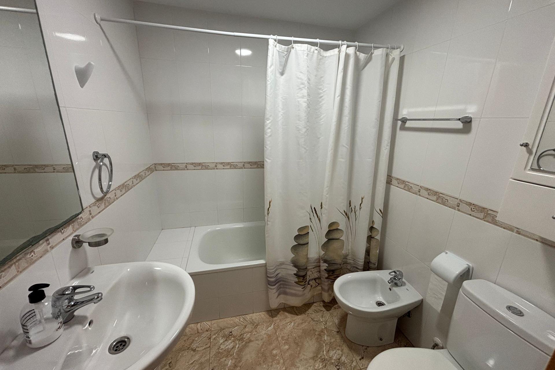 Segunda mano - Apartamento -
Torrevieja - Centro