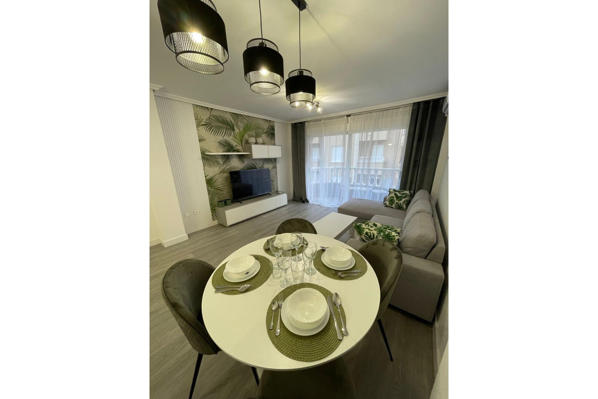 Segunda mano - Apartamento -
Torrevieja - Centro